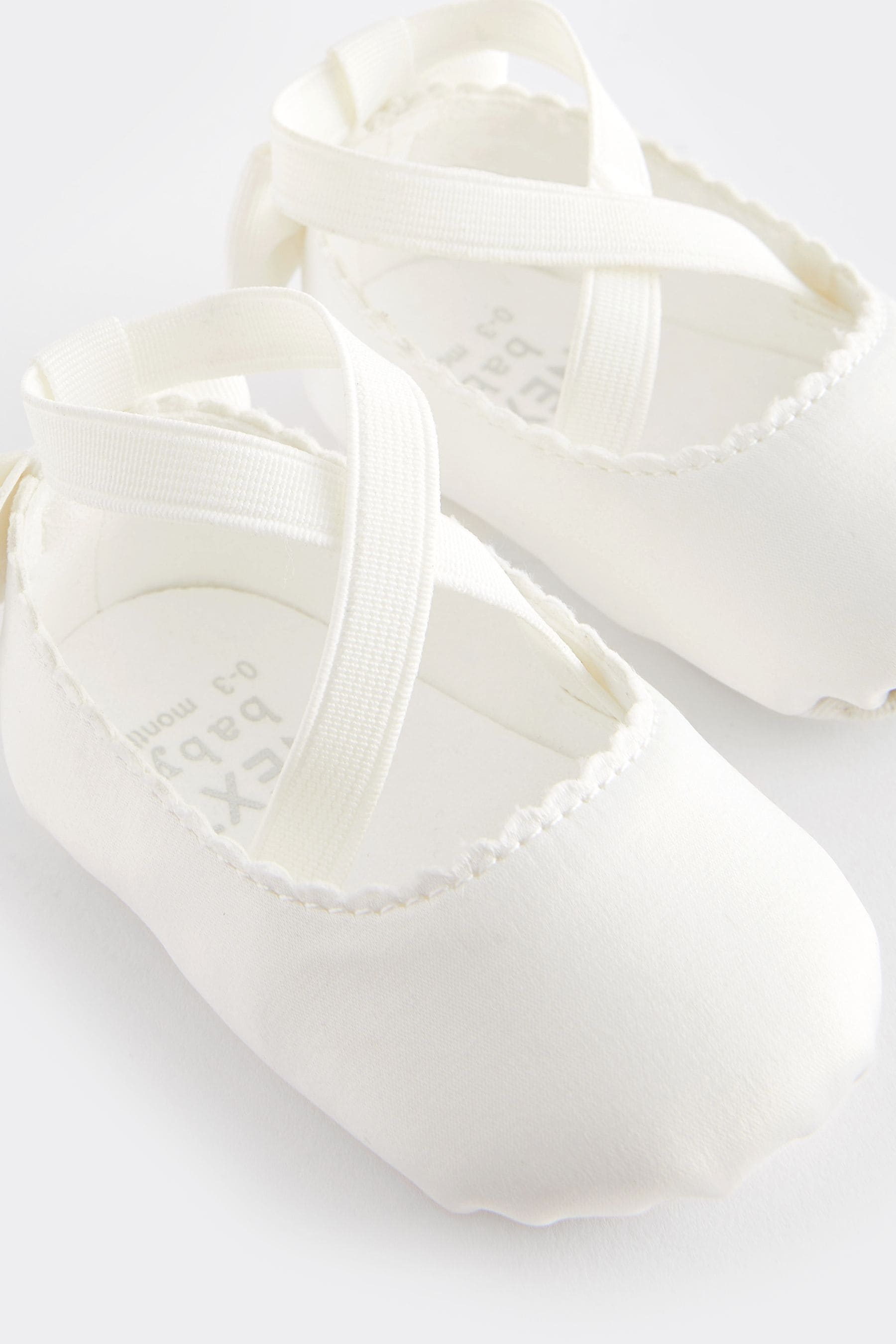 White Ballet Baby Shoes (0-24mths)