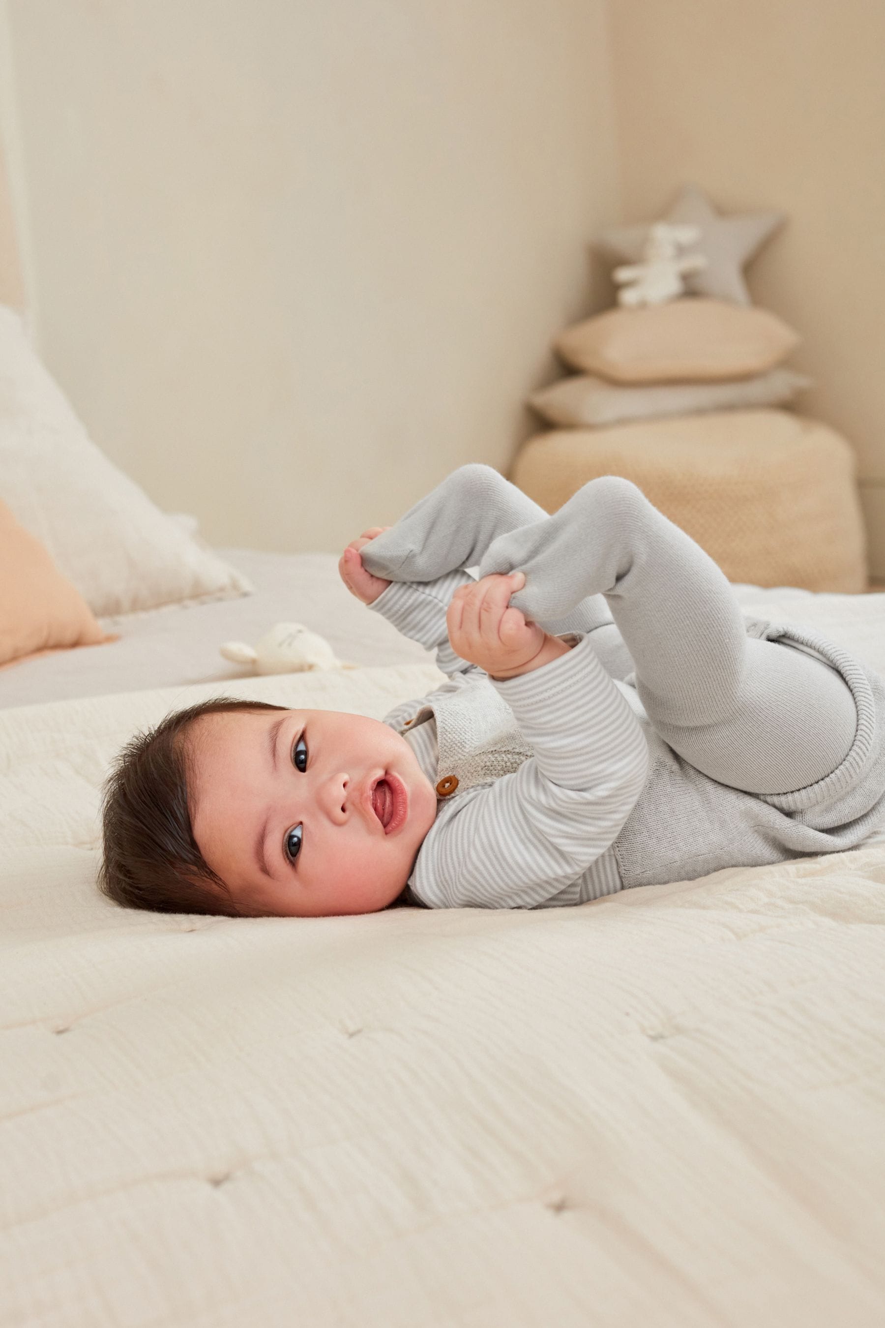 Grey Star Knitted Baby Romper, Top & Tights 3 Piece Set (0-18mths)