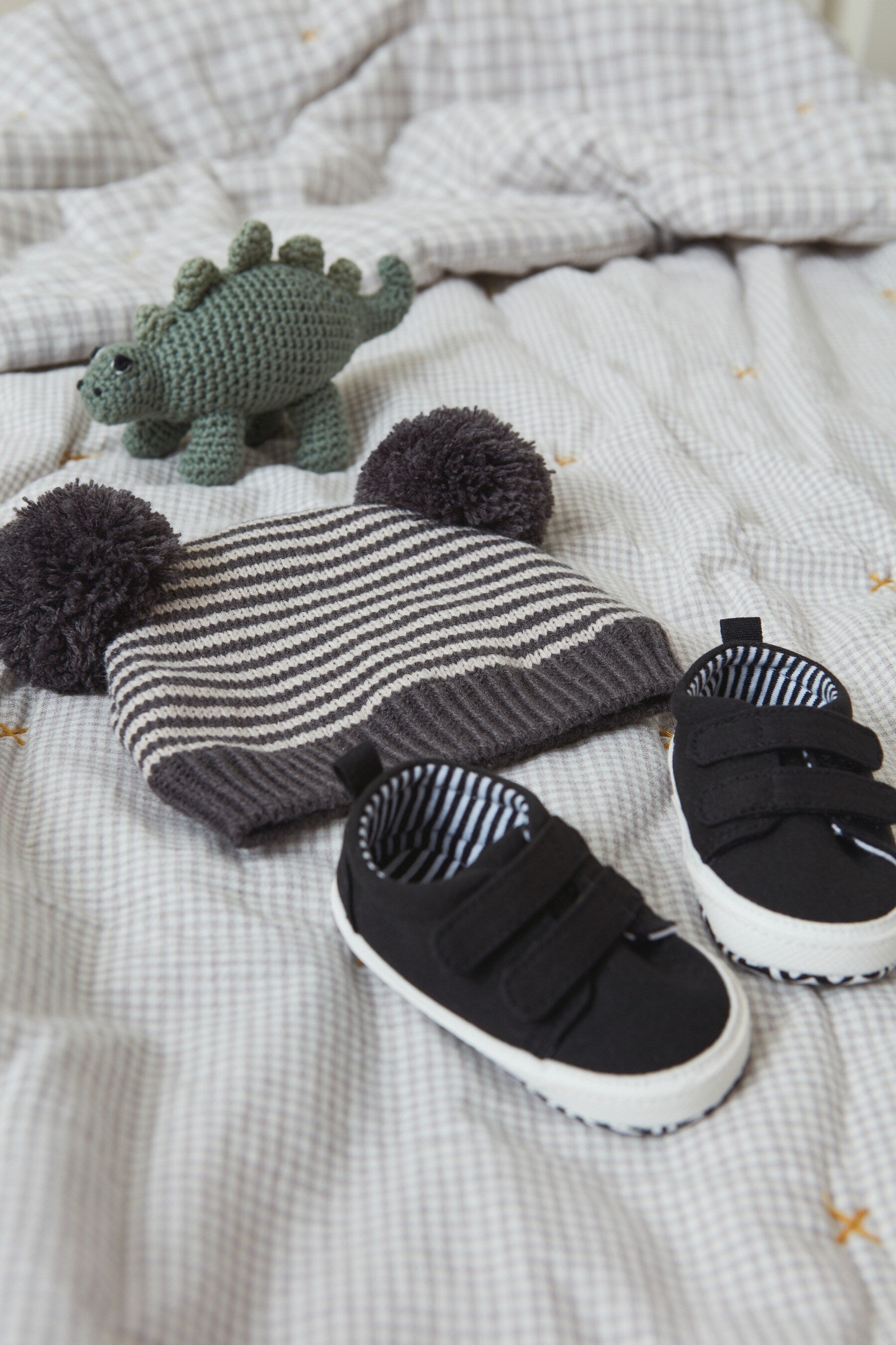 Monochrome Double Pom Pom Knitted Baby Hat (0mths-2yrs)