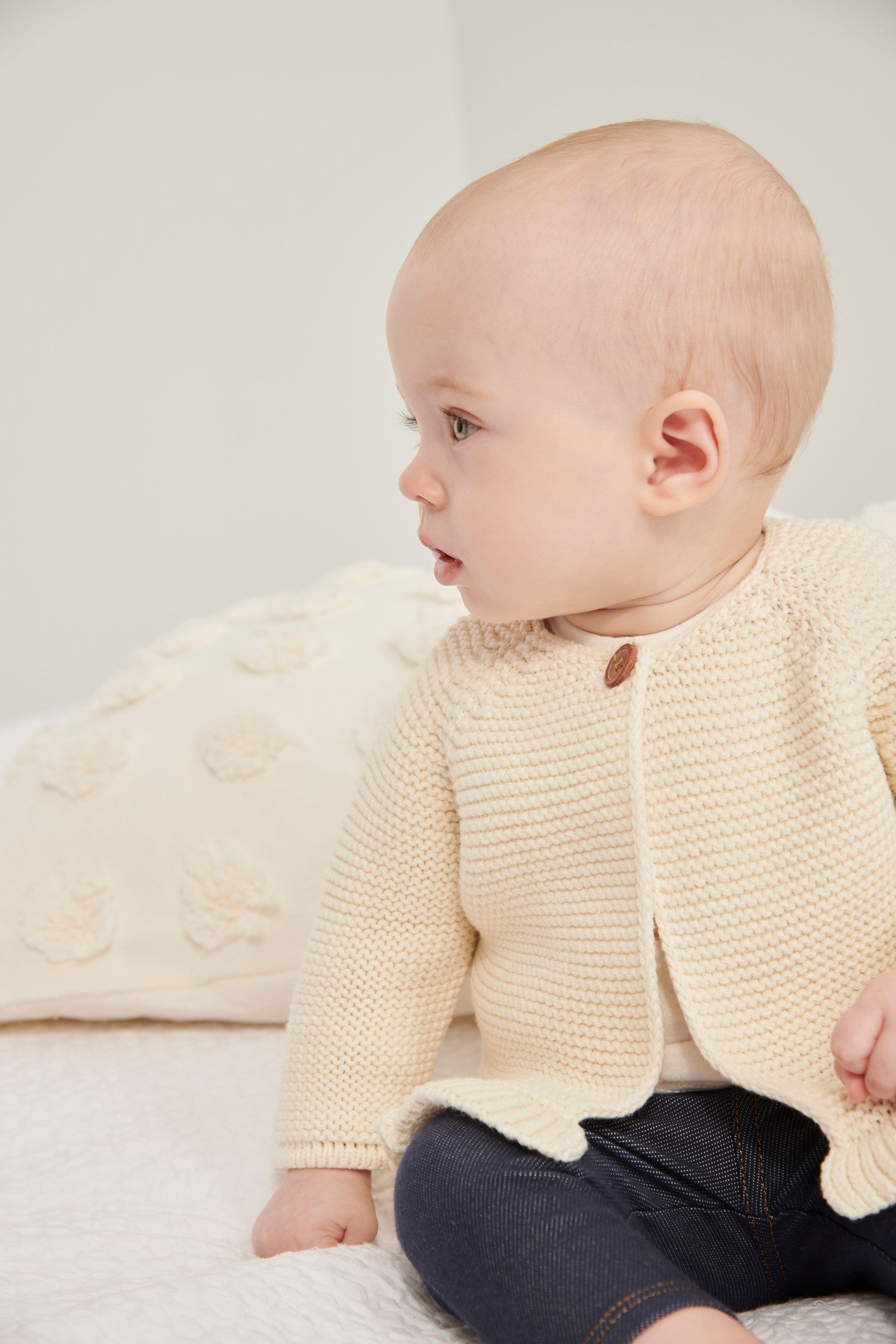 White Baby Frill Hem Cardigan (0mths-2yrs)