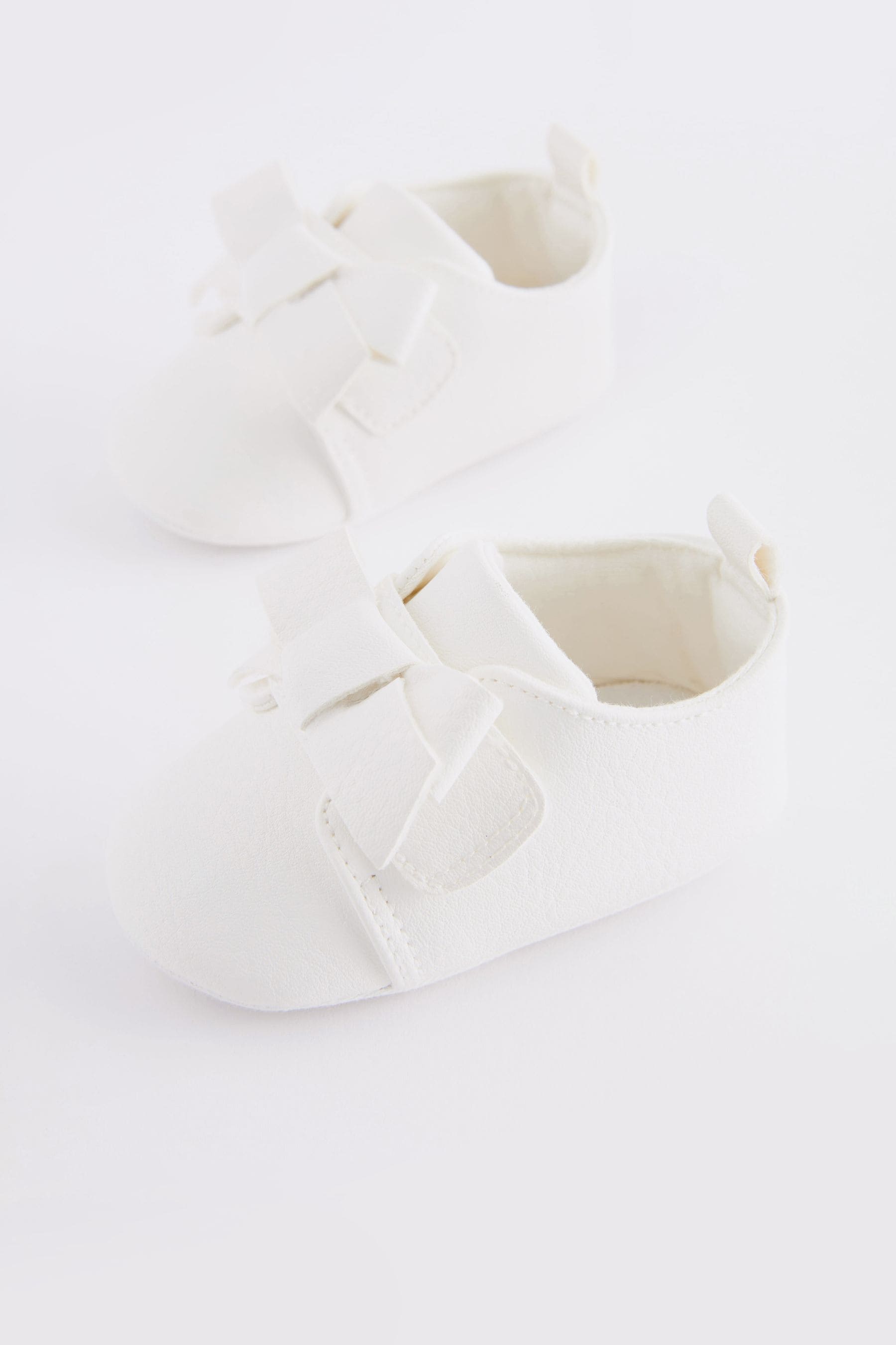 White Bow Baby Trainers (0-24mths)