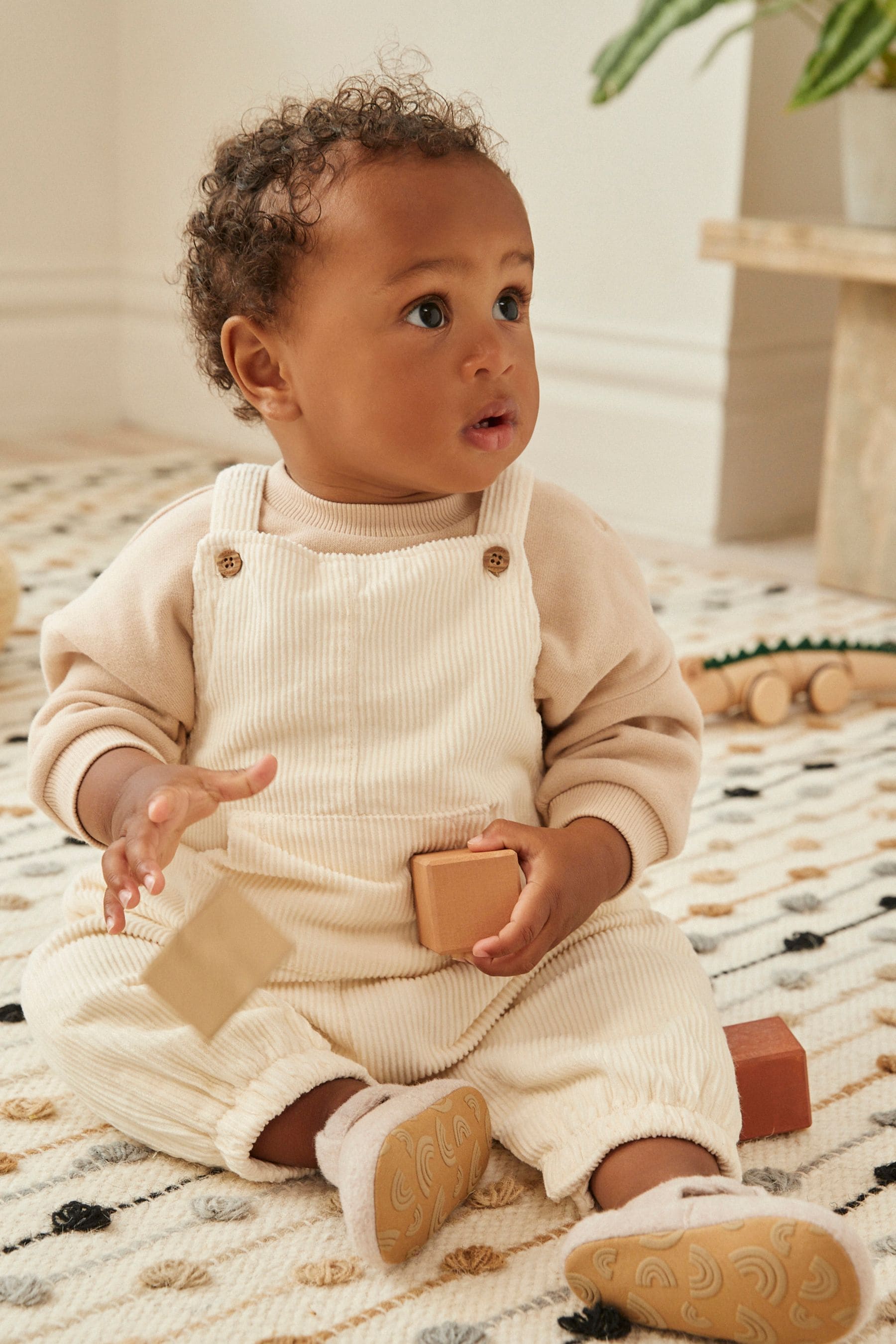 Cream Corduroy Baby Dungarees And Jersey Bodysuit Set (0mths-2yrs)