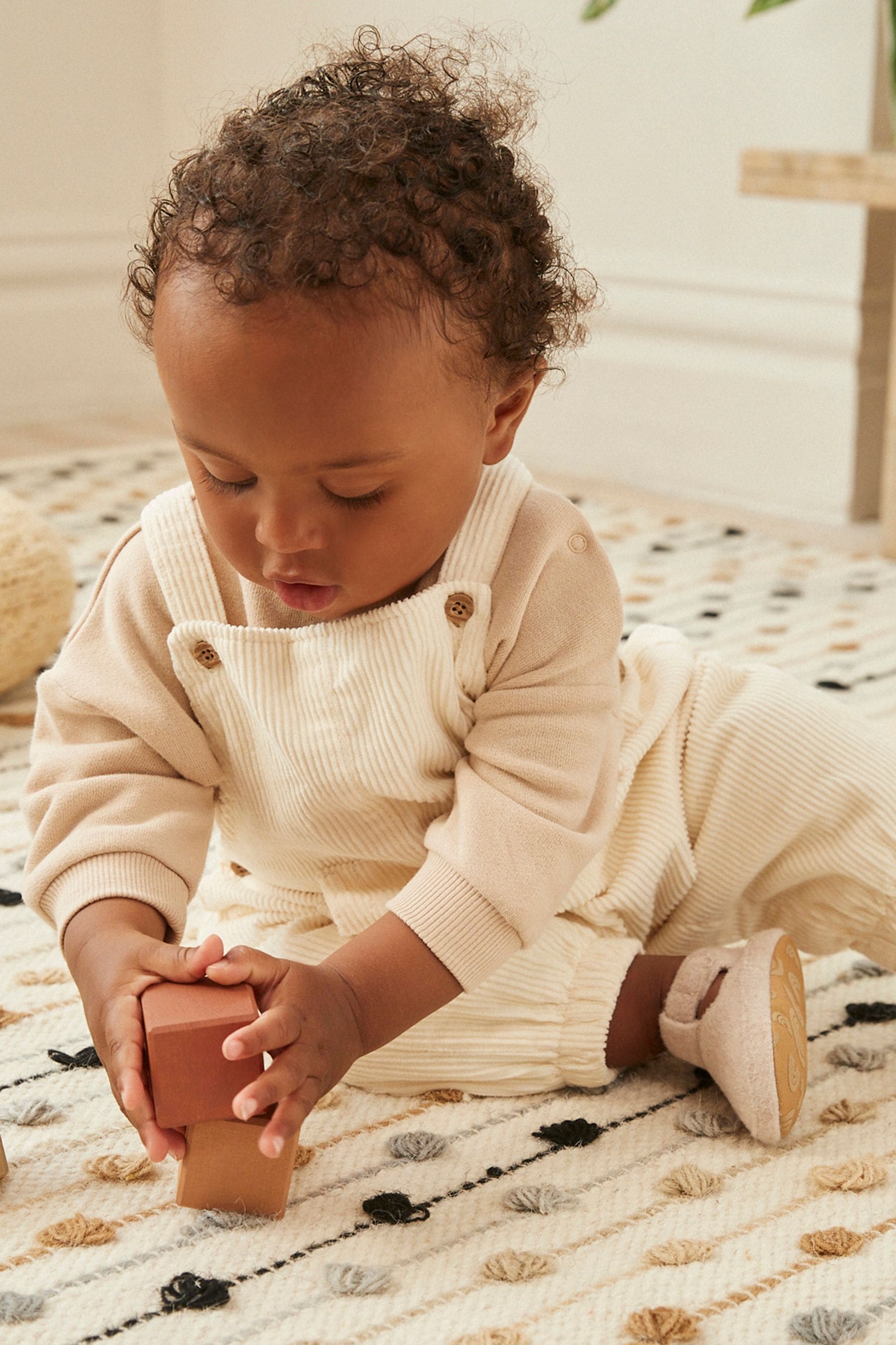 Cream Corduroy Baby Dungarees And Jersey Bodysuit Set (0mths-2yrs)