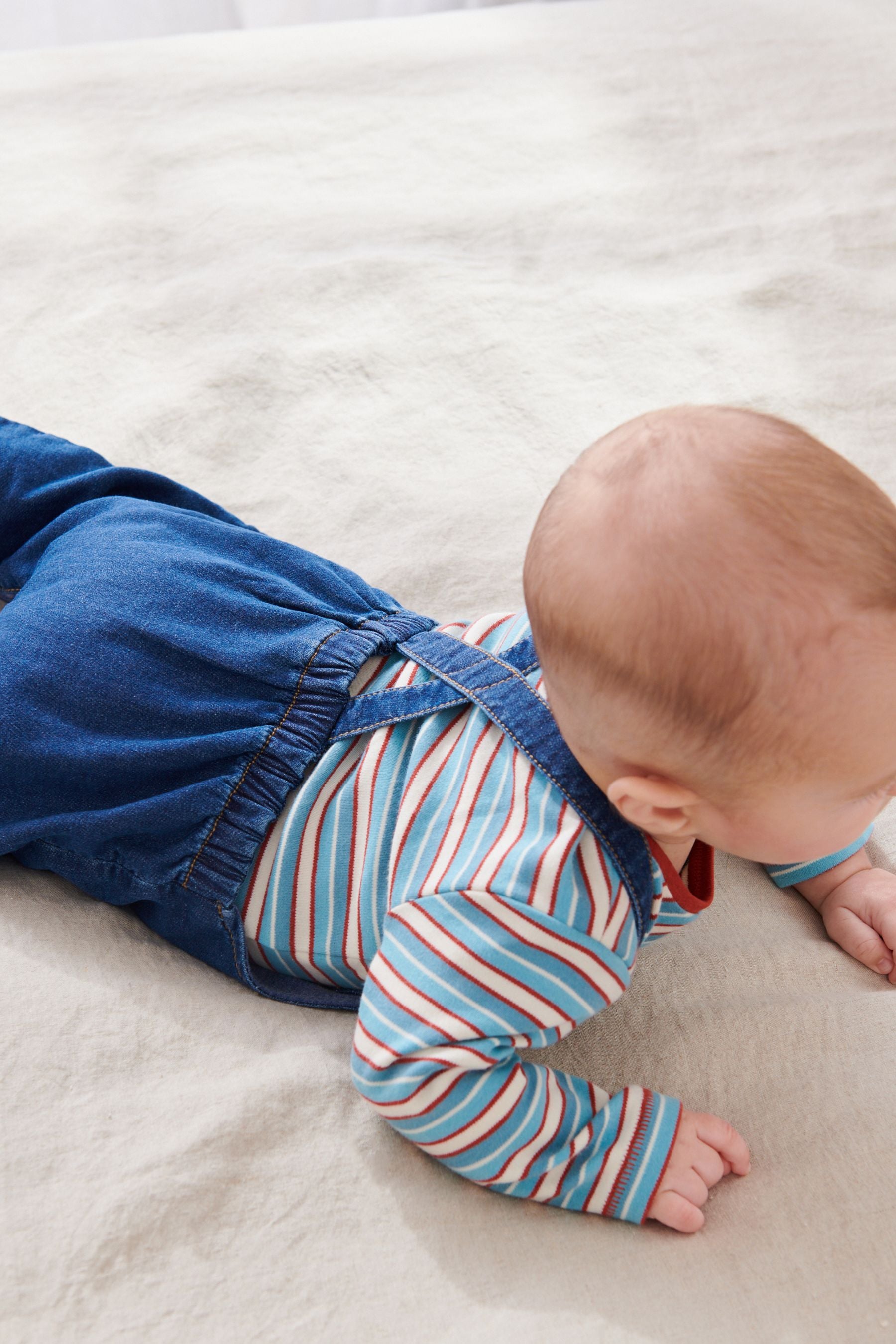 Blue Lion Baby 2 Piece Denim Dungaree And Bodysuit Set (0mths-2yrs)