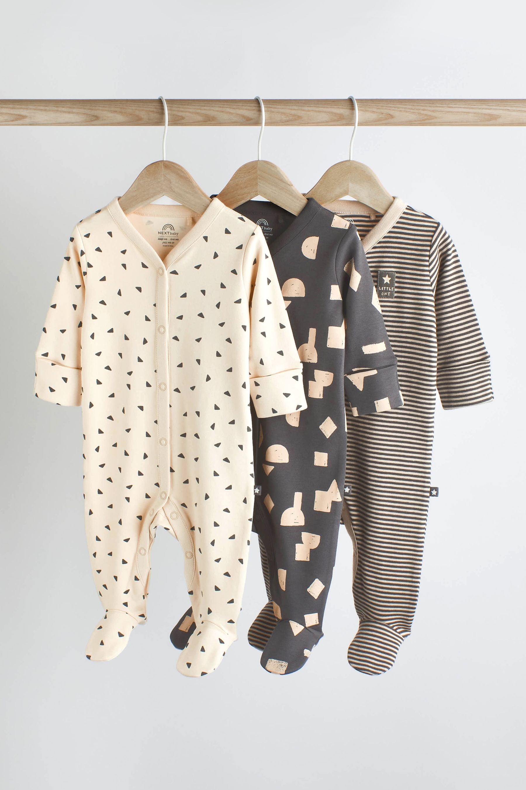 Monochrome Baby Sleepsuits 3 Pack (0mths-3yrs)