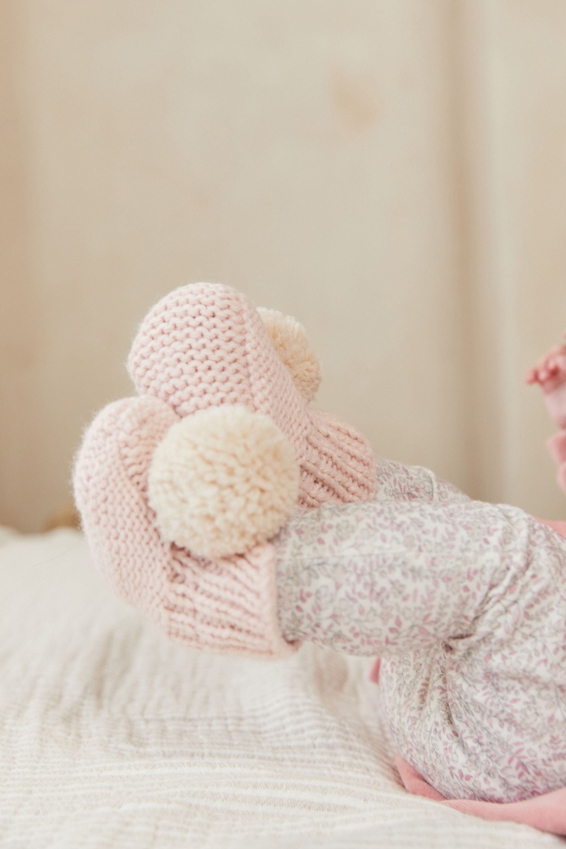 Pink Knitted Baby Hat and Bootie Set (0-12mths)