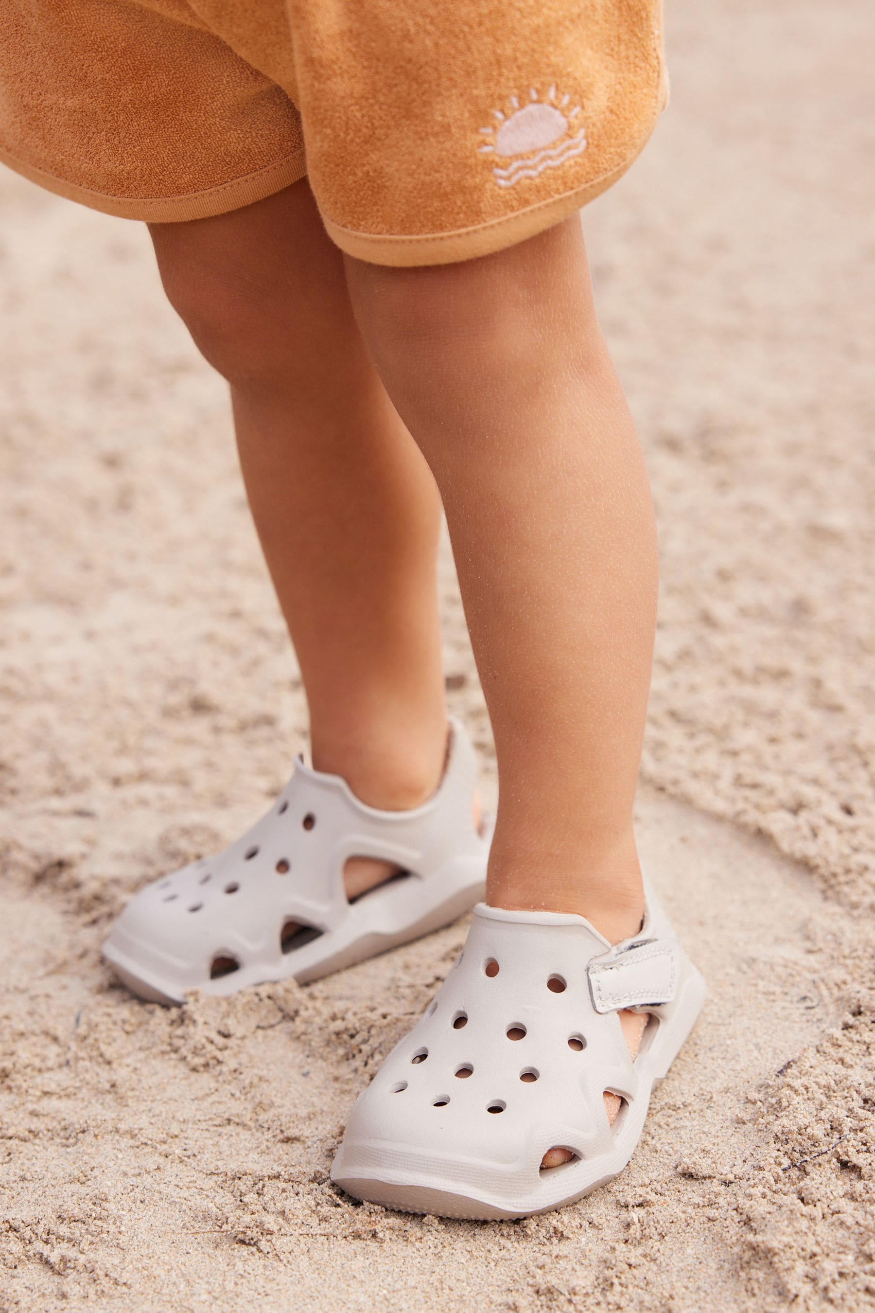 Neutral Moulded Closed Toe Clogs