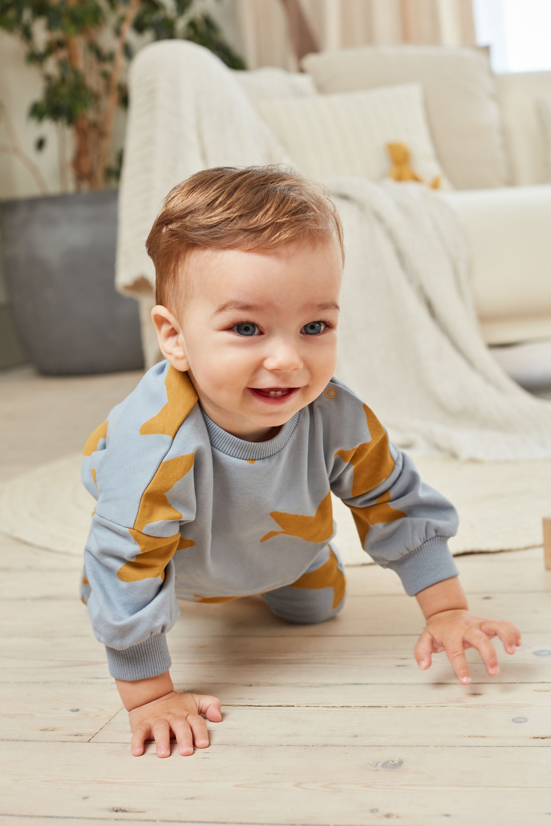 Blue Star Cosy Baby Sweatshirt And Joggers 2 Piece Set