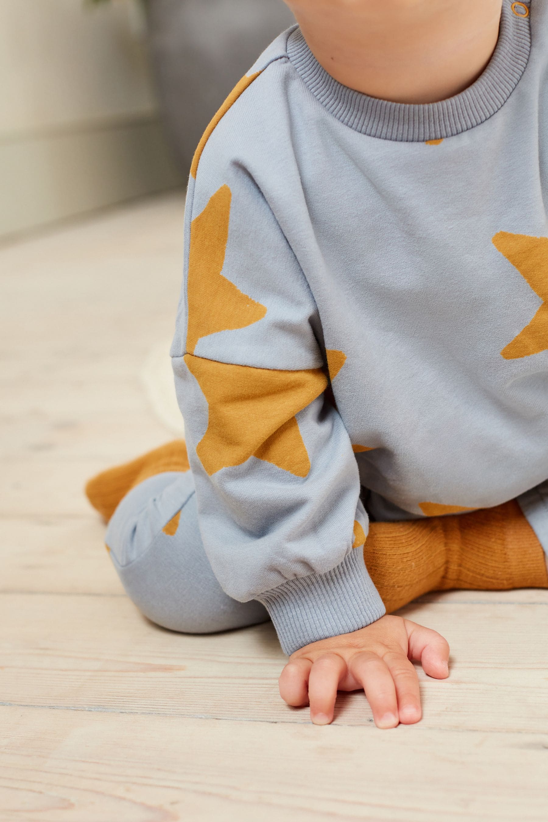 Blue Star Cosy Baby Sweatshirt And Joggers 2 Piece Set