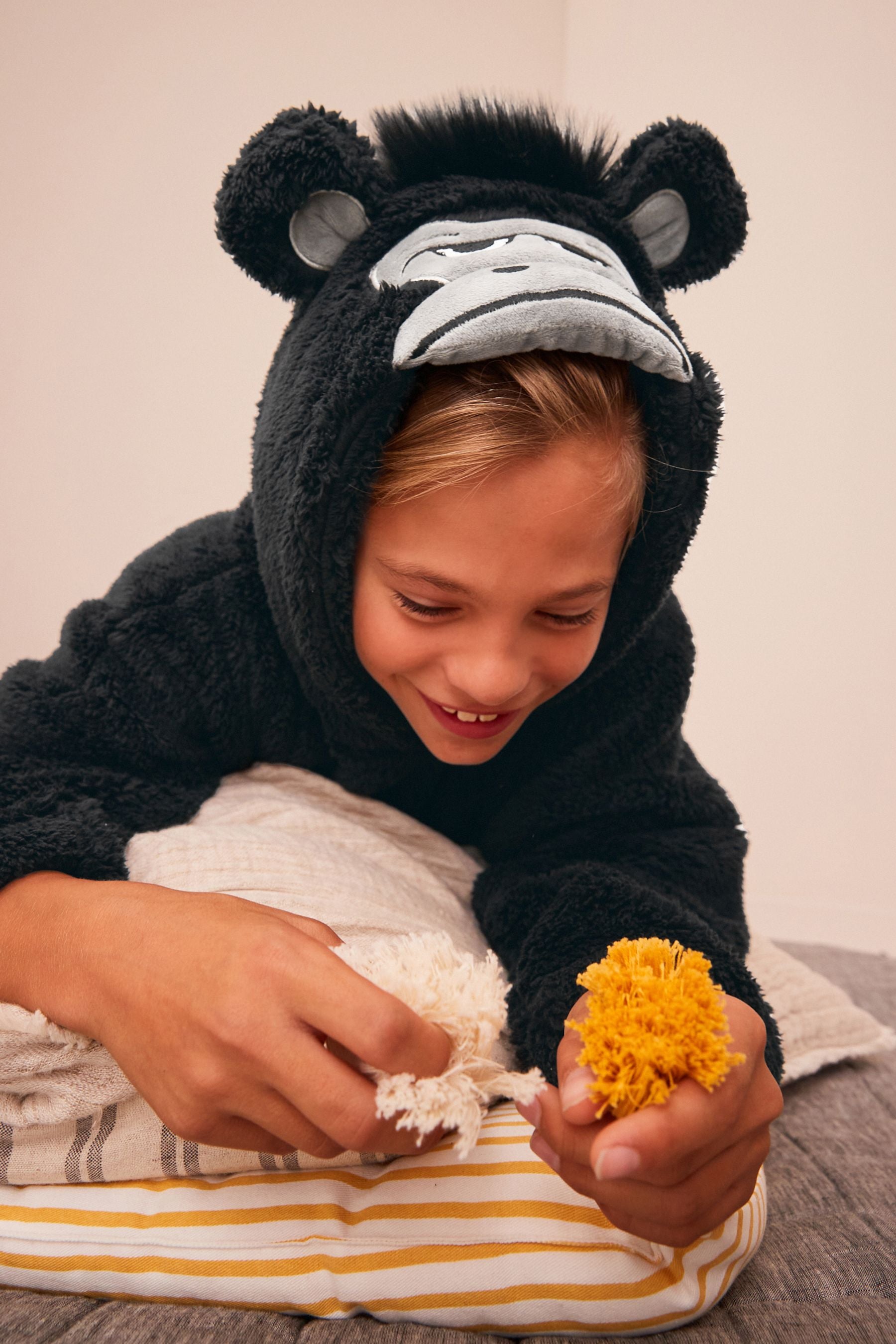 Gorilla Black Hooded Blanket (3-16yrs)