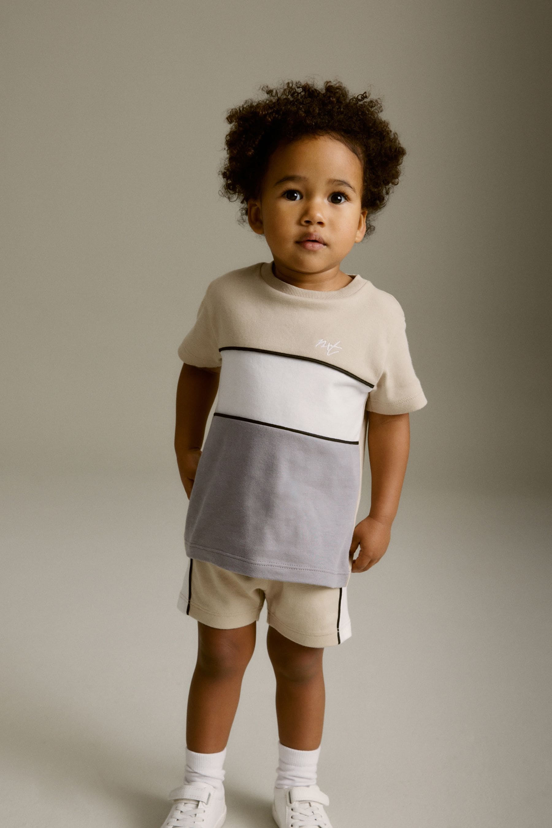 Neutral Short Sleeve Colourblock T-Shirt and Shorts Set (3mths-7yrs)