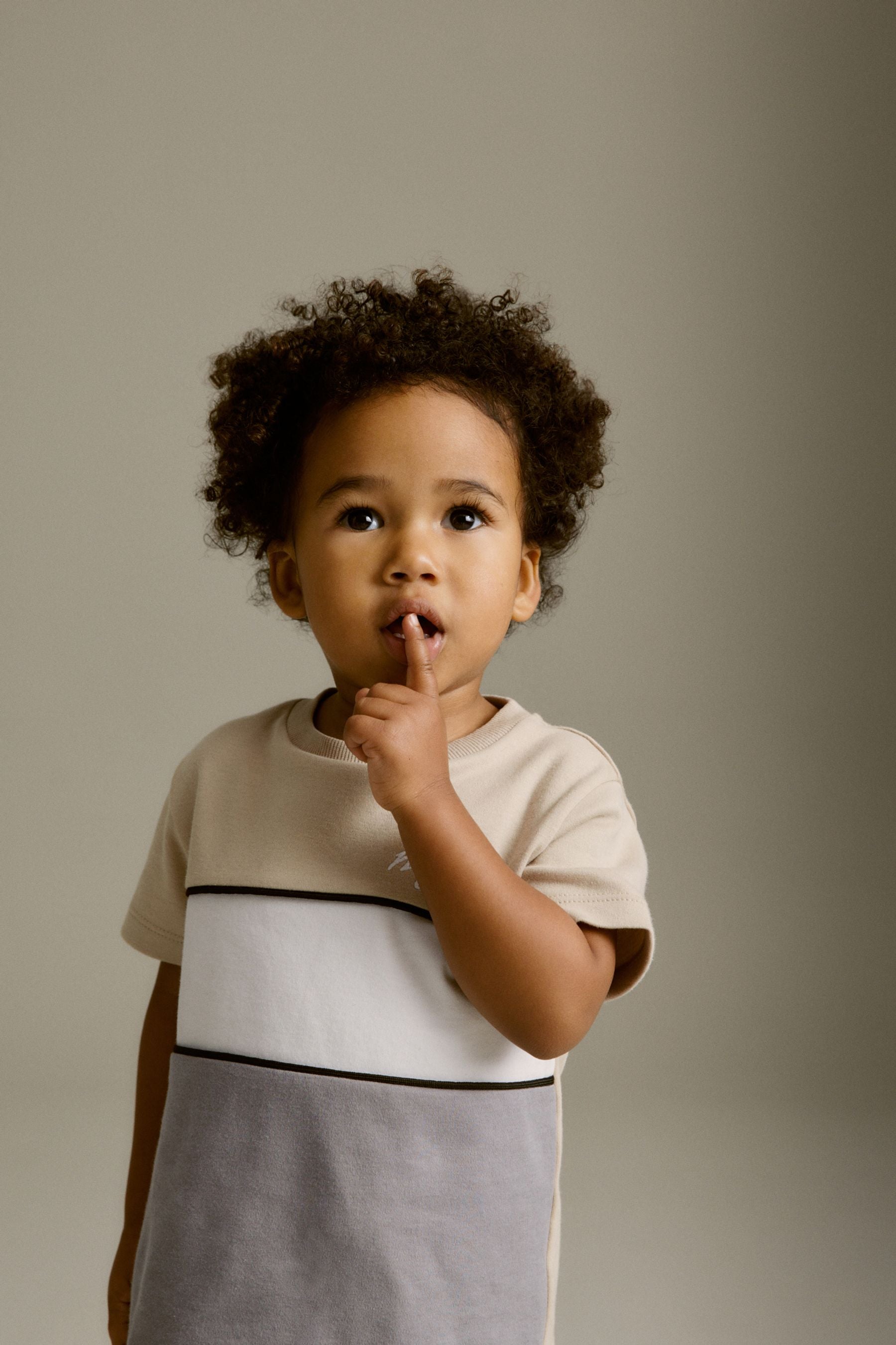 Neutral Short Sleeve Colourblock T-Shirt and Shorts Set (3mths-7yrs)