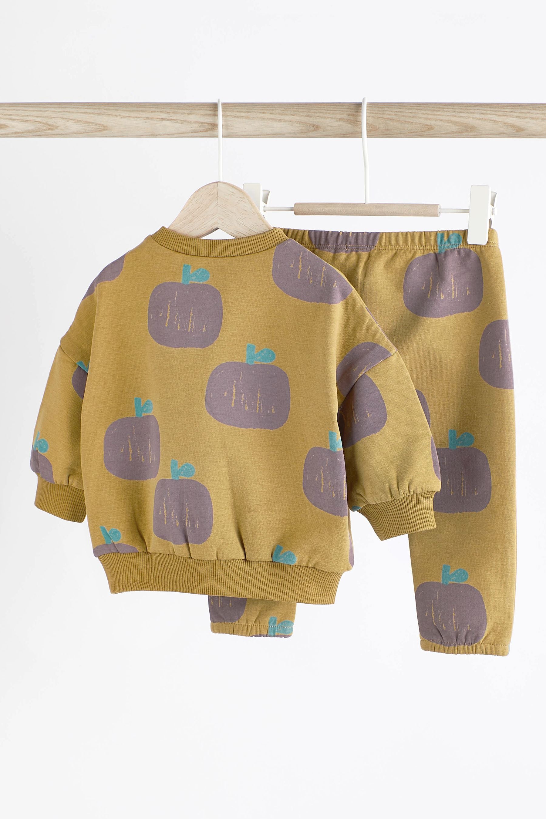 Green Cosy Baby Sweatshirt And Joggers 2 Piece Set