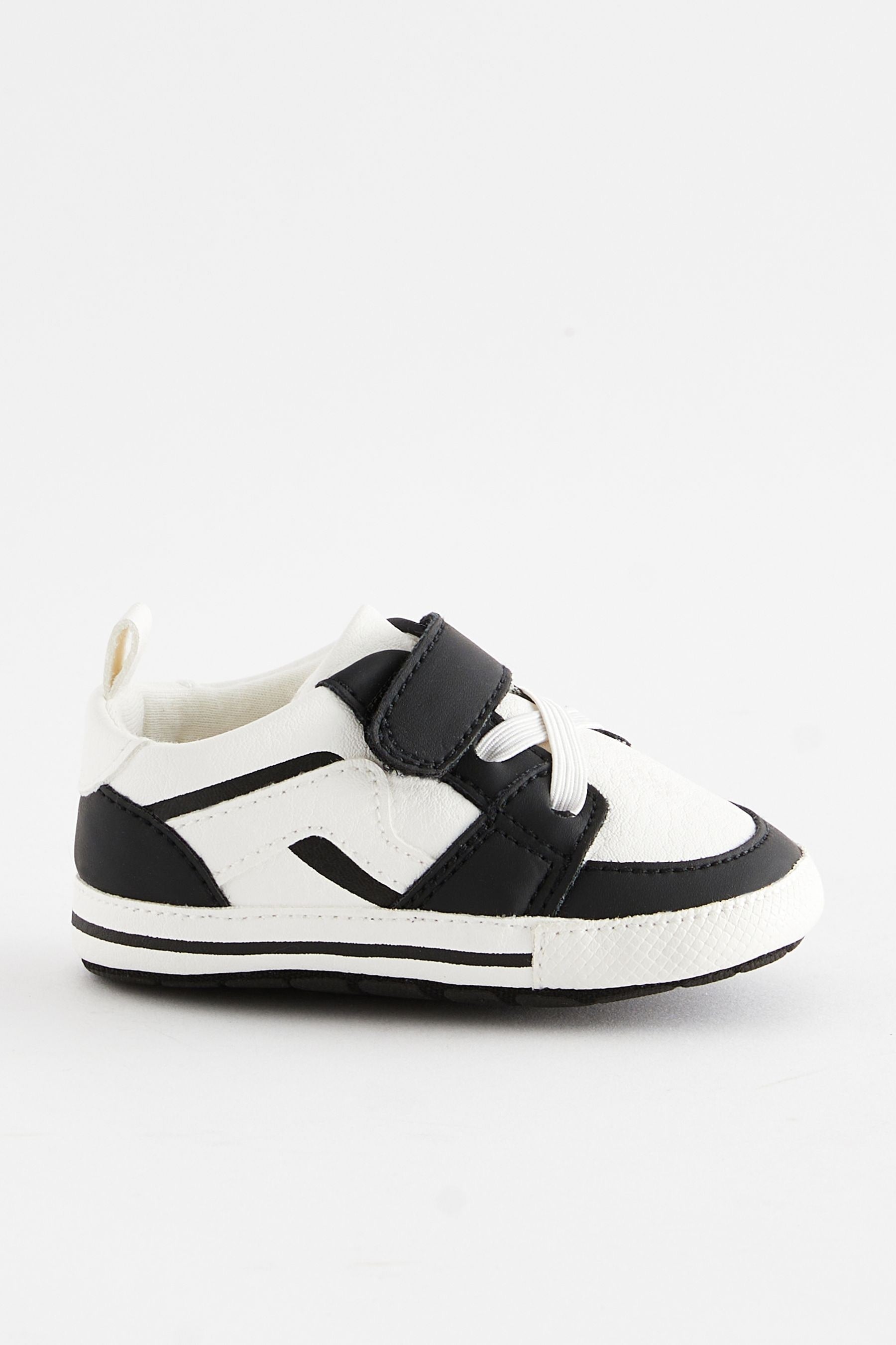 Black/White Touch Fastening Elastic Lace Baby Trainers (0-24mths)