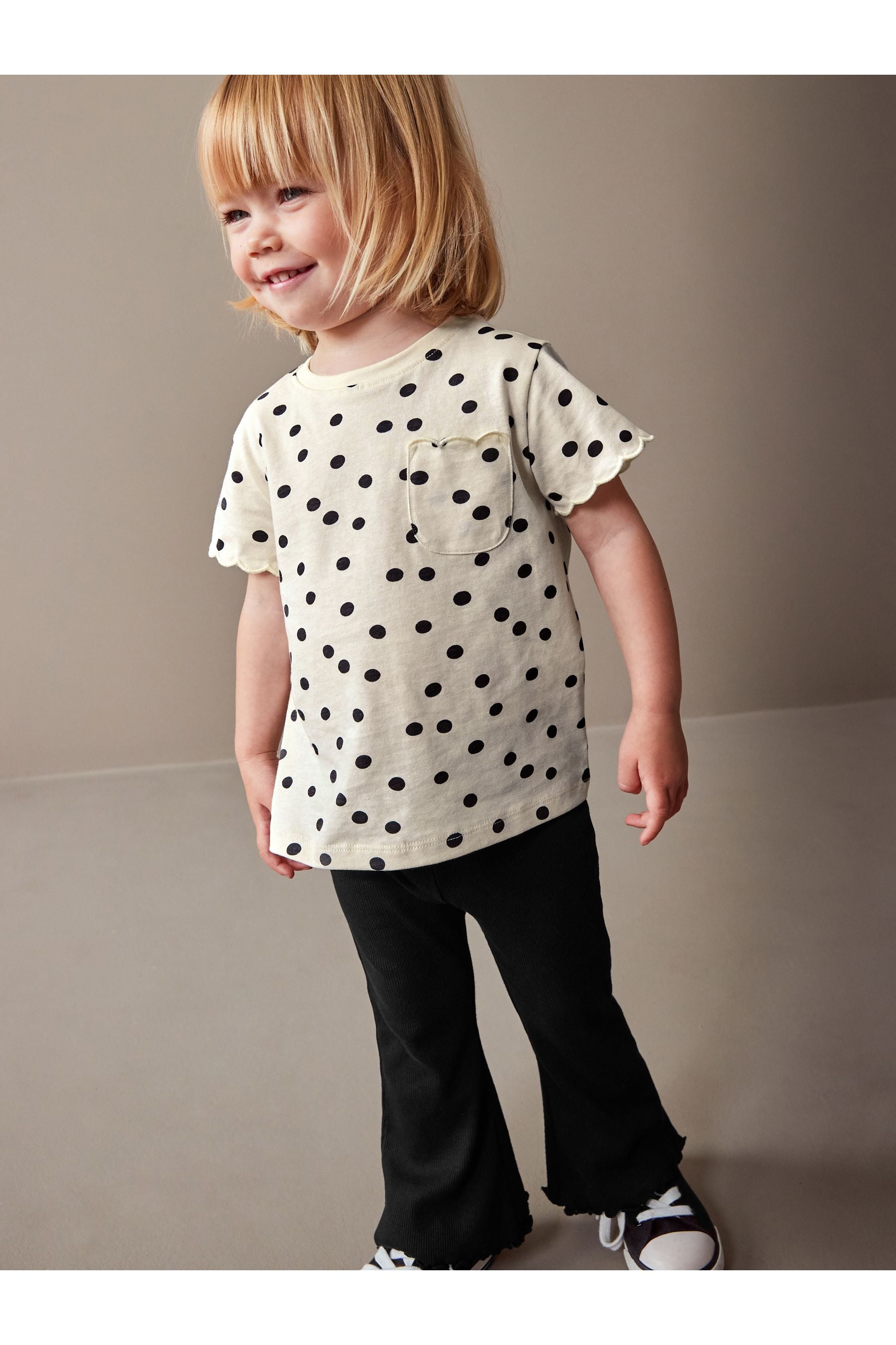 White Polka Dots Short Sleeve Scallop T-Shirt (3mths-7yrs)