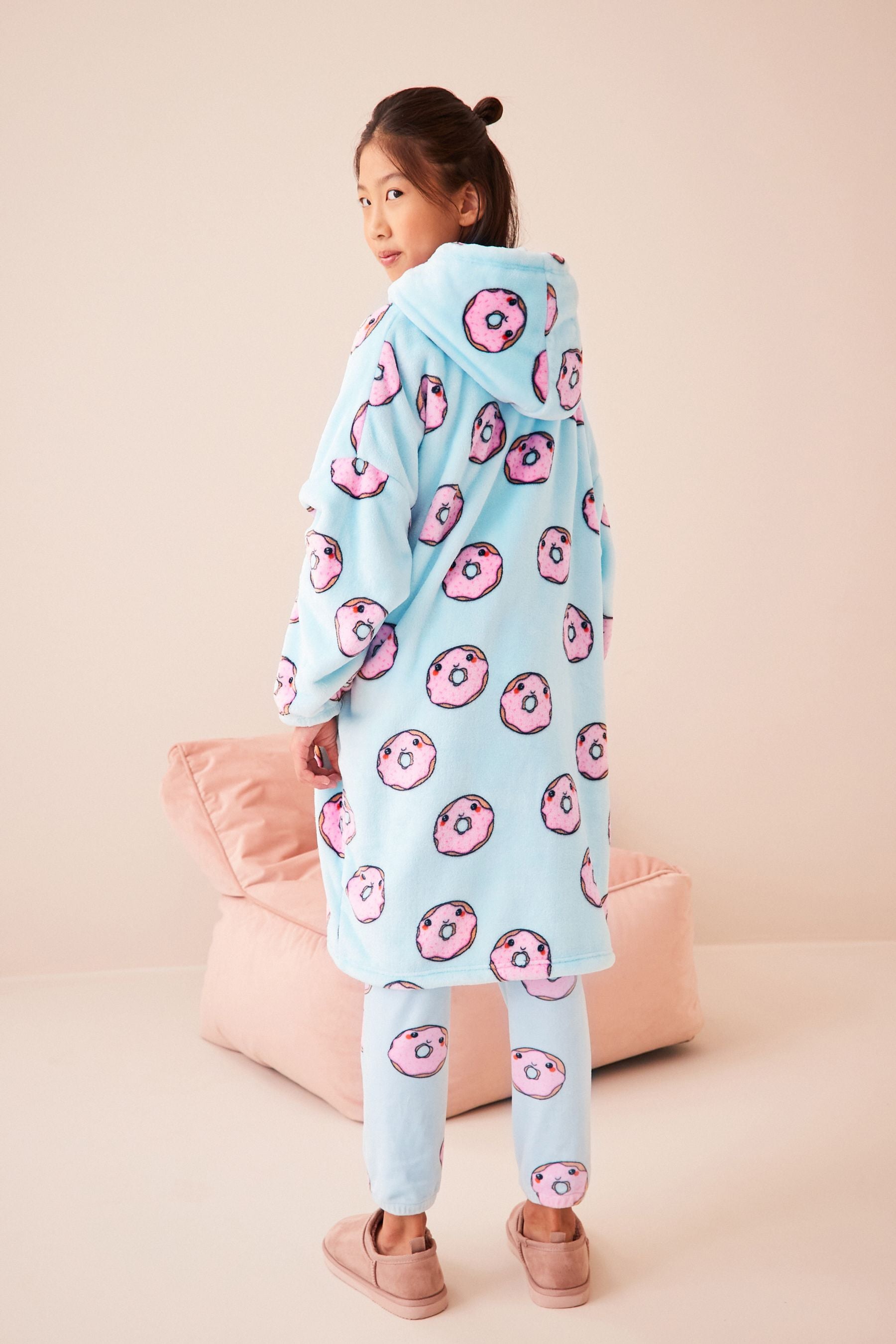 Blue Doughnut Character Hooded Blanket (3-16yrs)