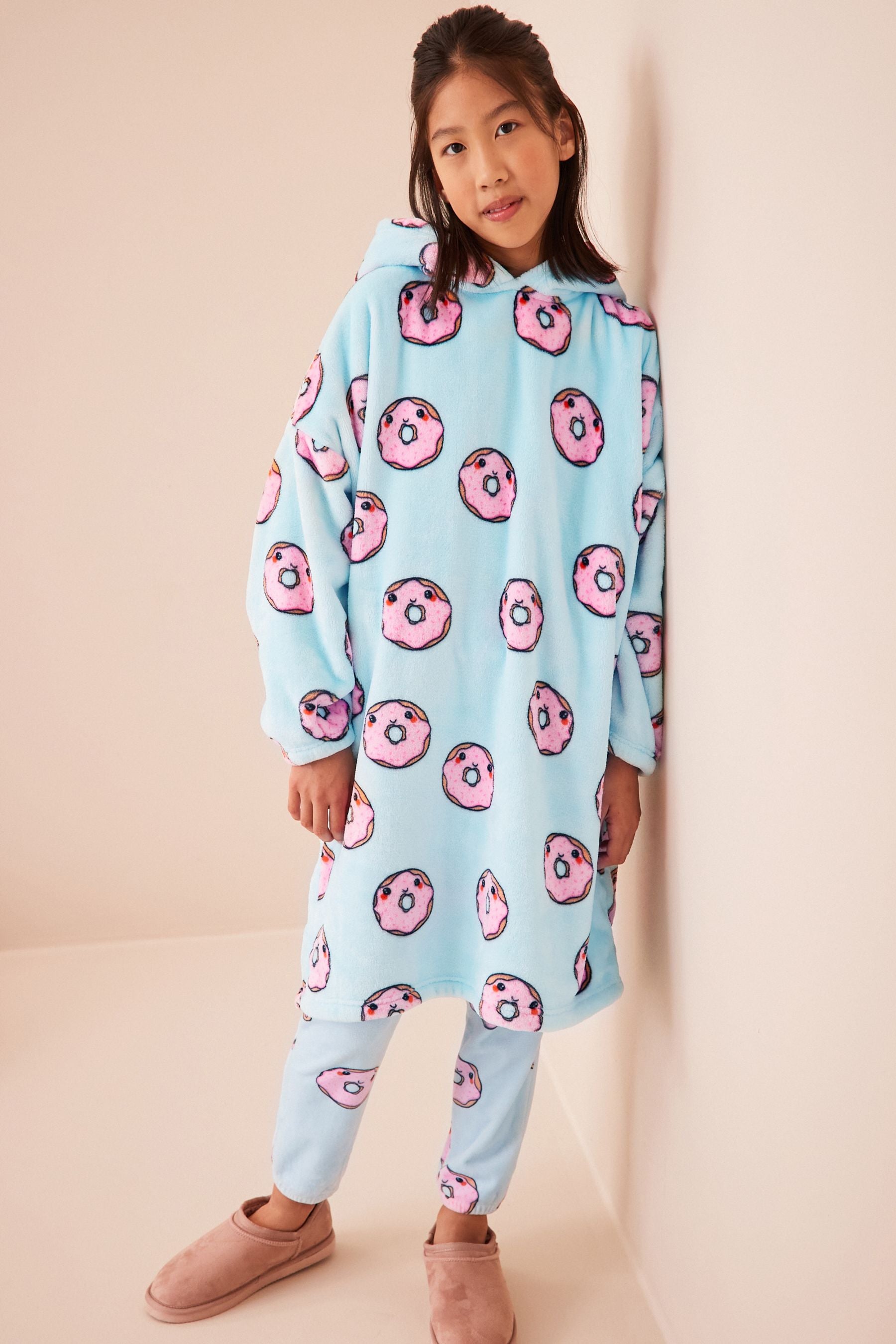 Blue Doughnut Character Hooded Blanket (3-16yrs)