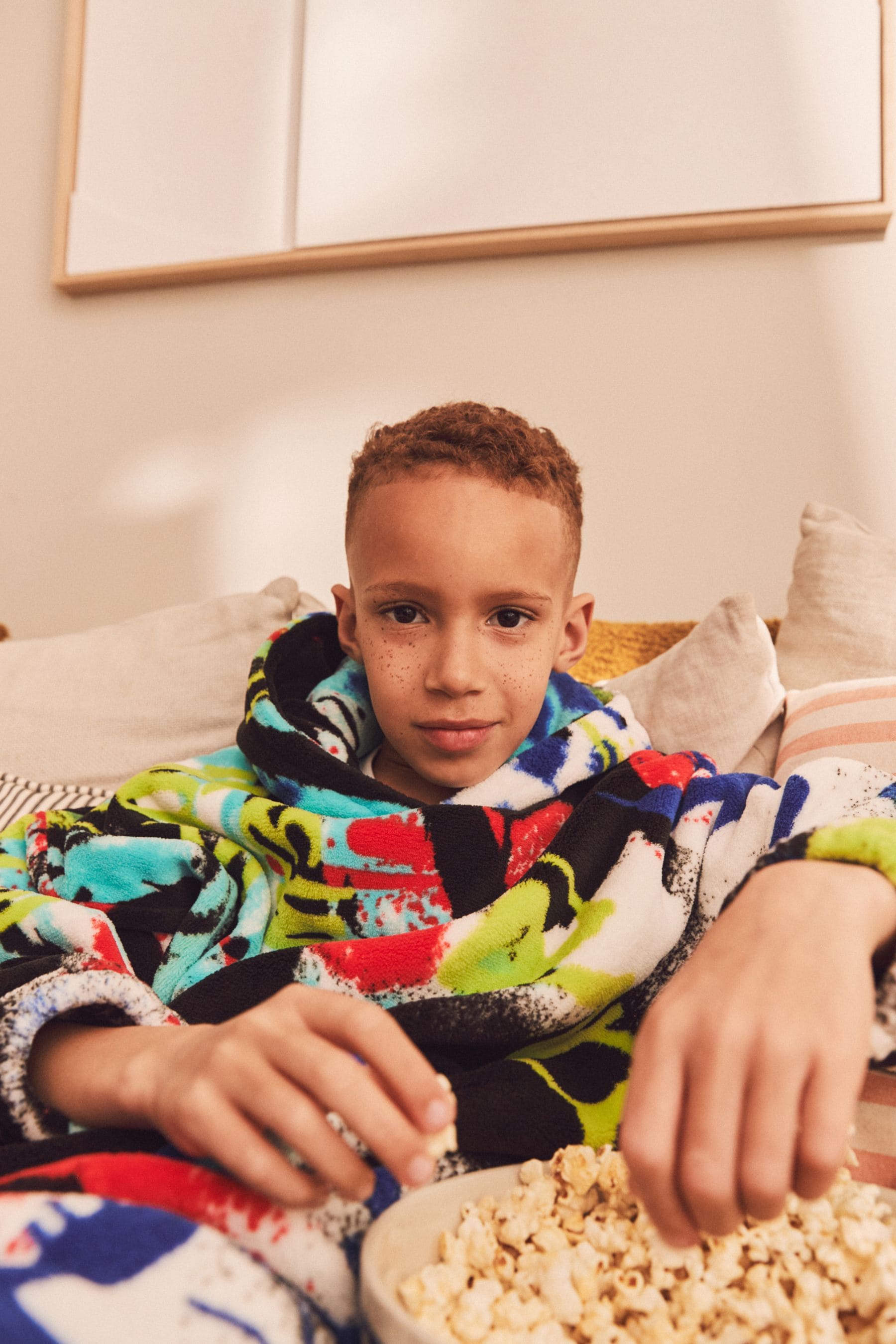 Blue Fluro Graffiti Hooded Blanket (3-16yrs)