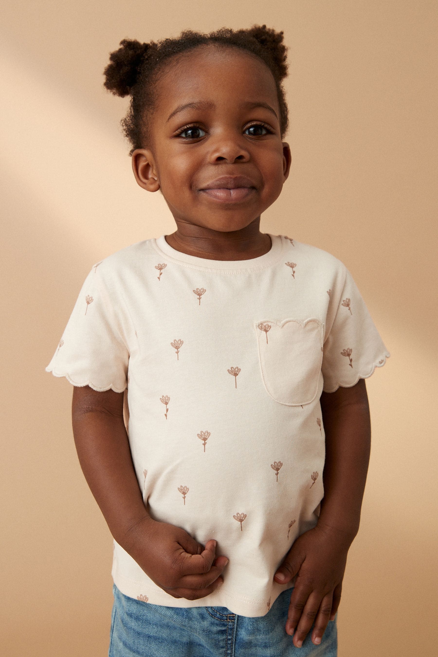 Pale Pink Short Sleeve Scallop T-Shirt (3mths-7yrs)