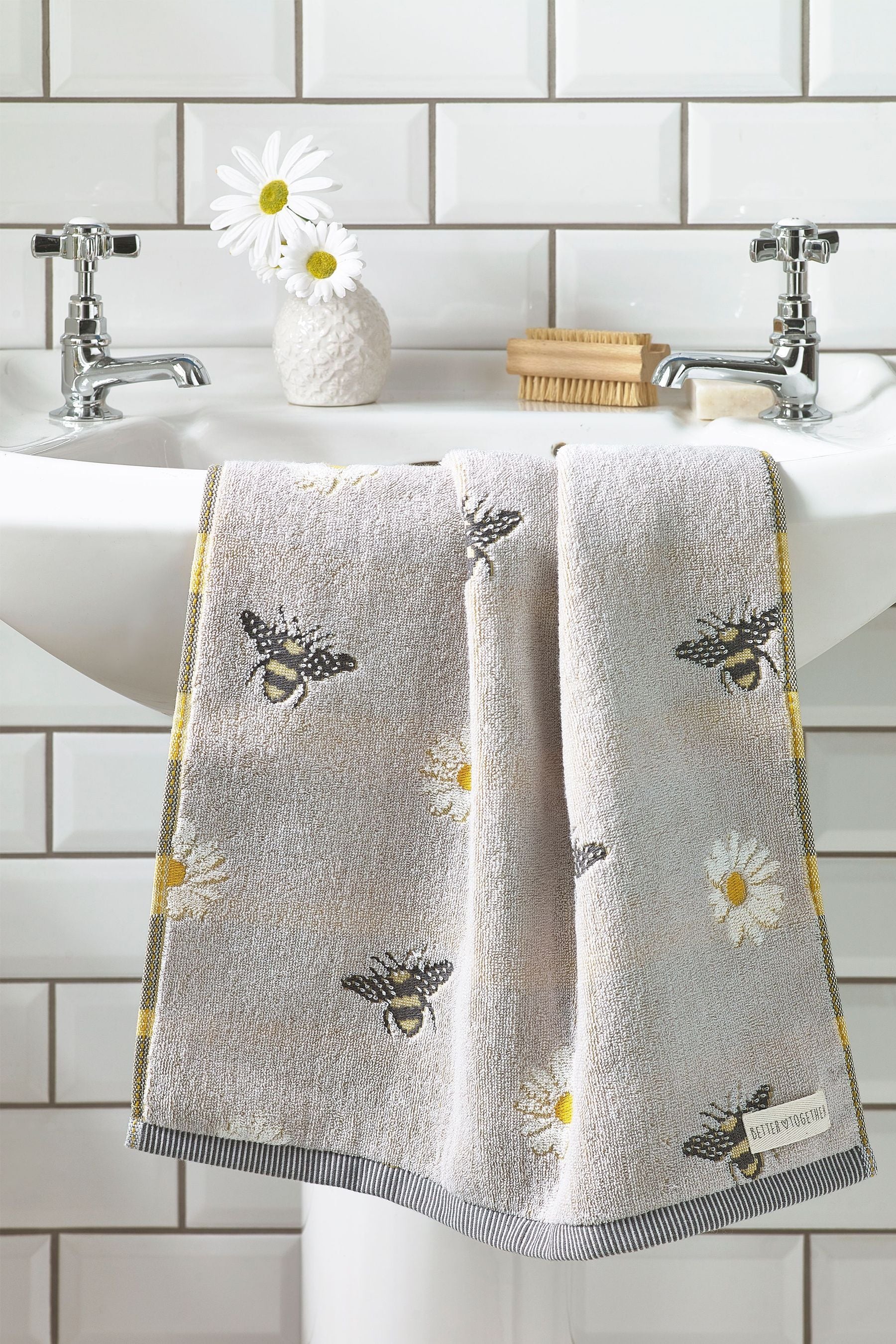 Grey Bee And Daisy 100% Cotton Towel