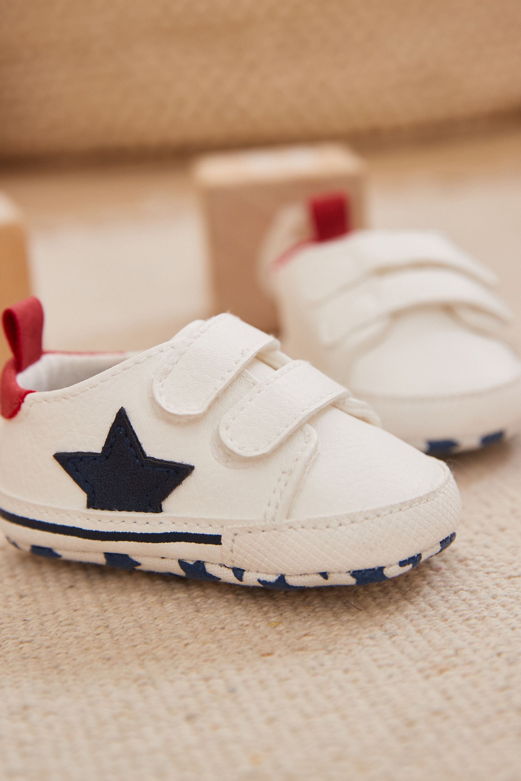 White Double Strap Star Baby Pram Shoes (0-24mths)