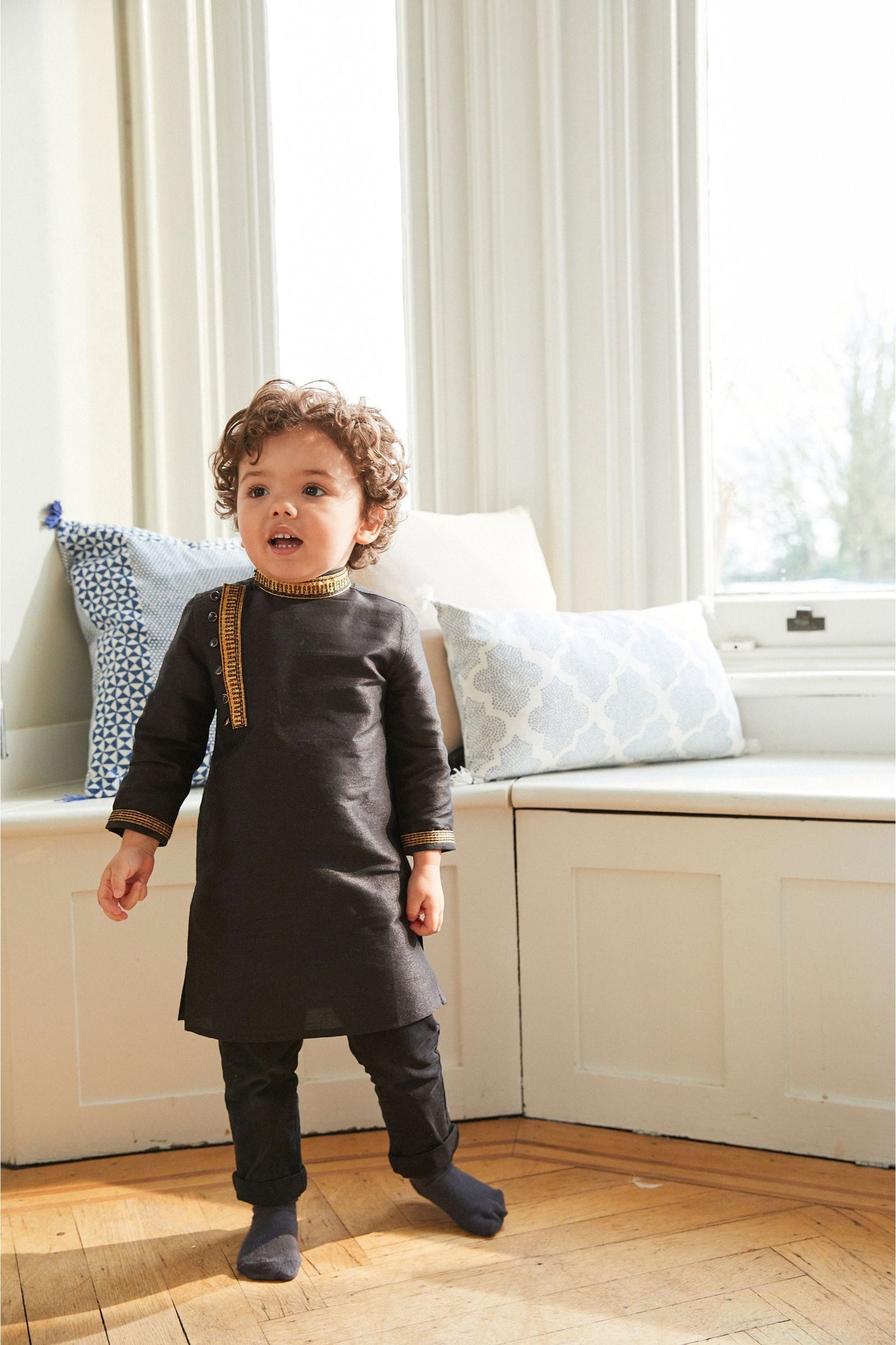 Black Embroidered Boys Kurta (3mths-7yrs)