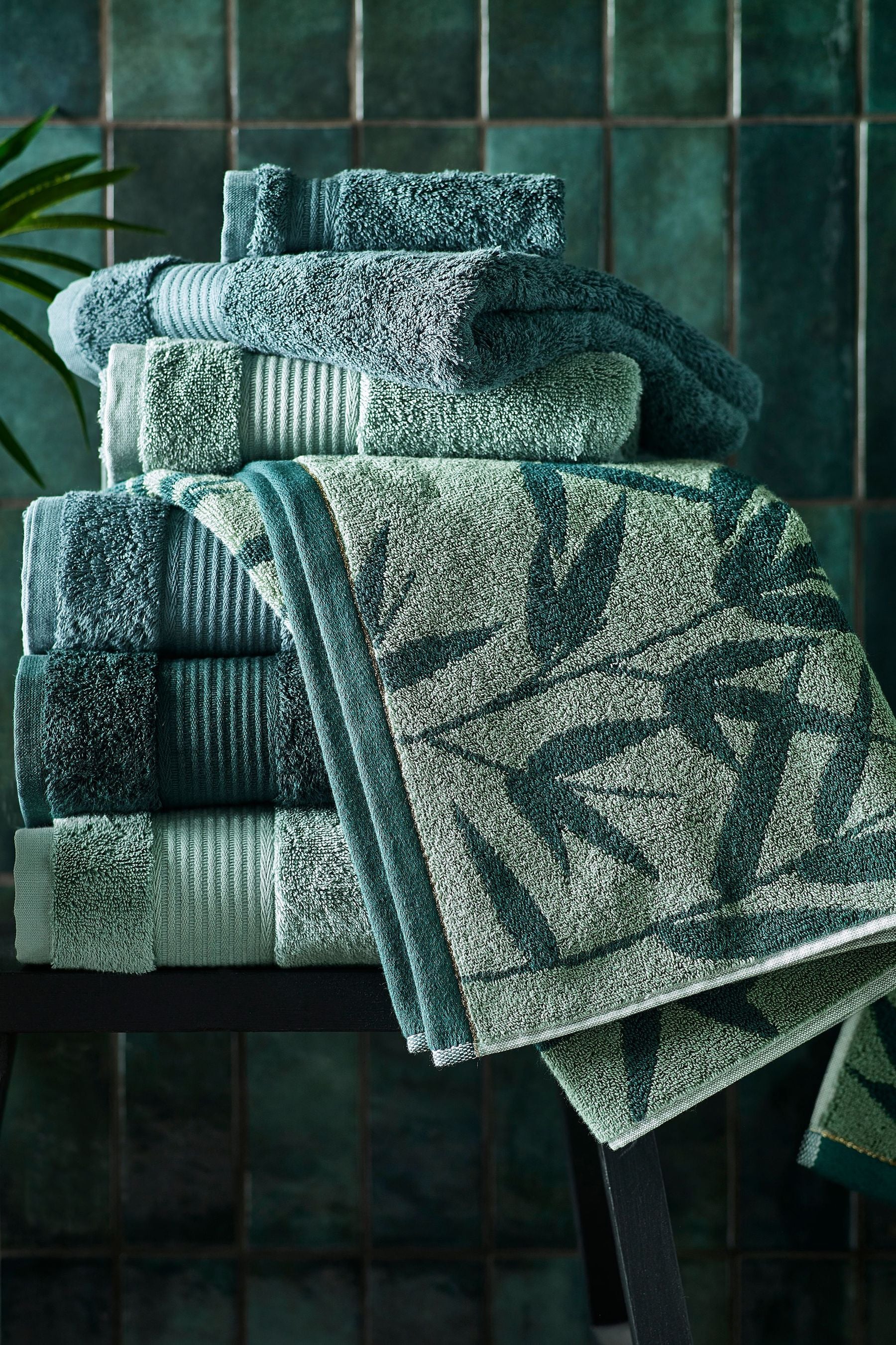 Green Bamboo Leaf Design 100% Cotton Towel