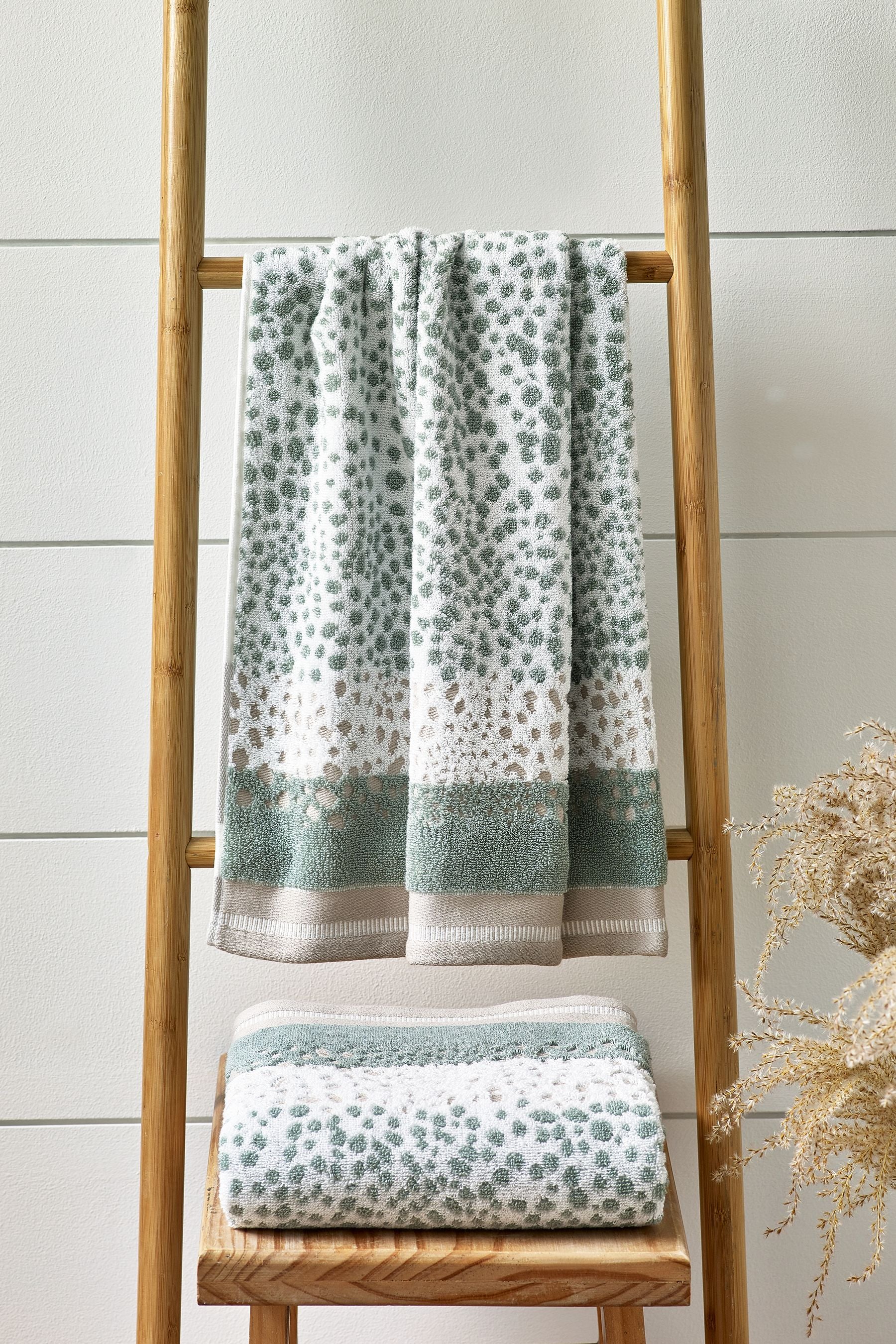 Sage Green Set of 2 Hand Polka Dot Towels