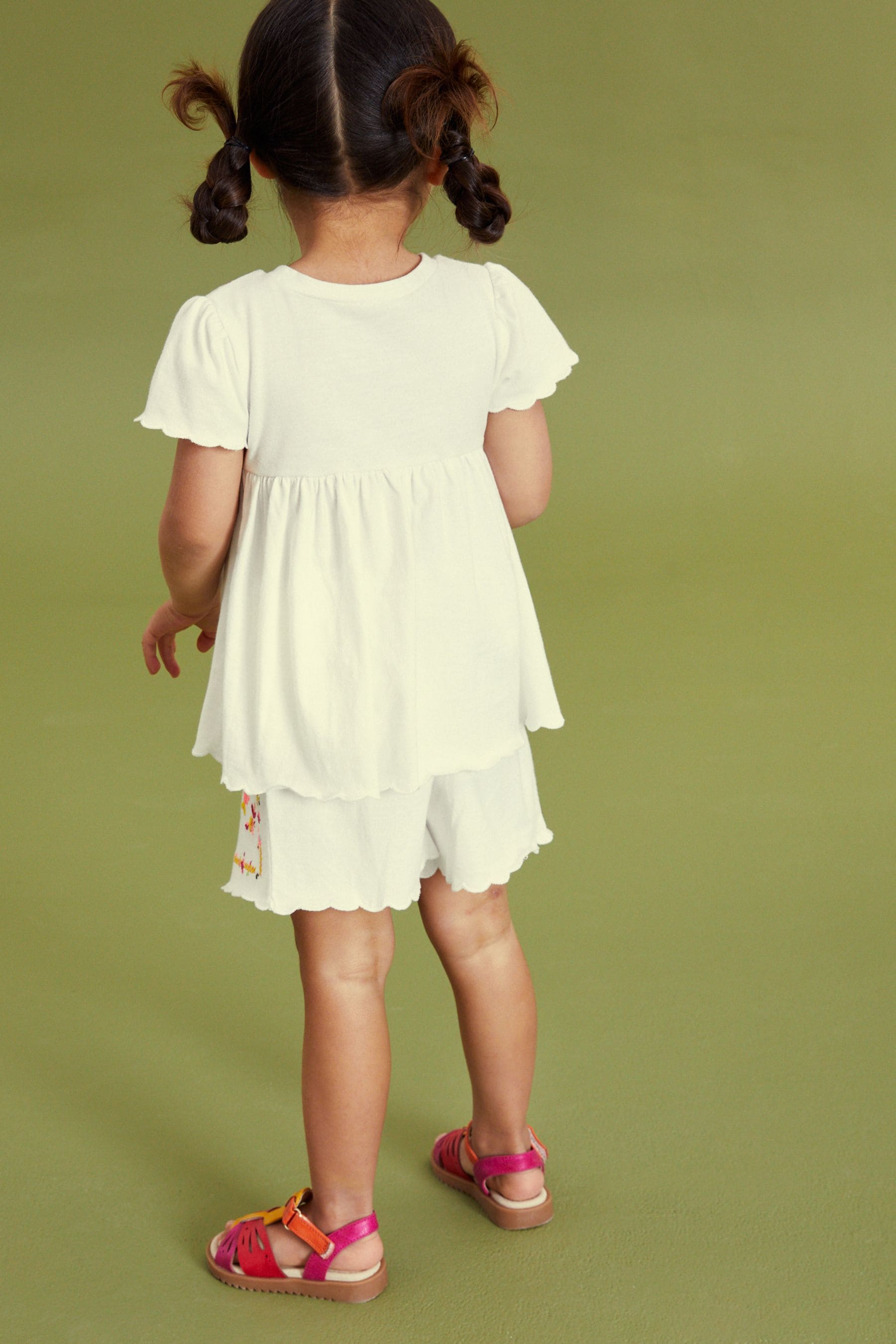 White Embroidered Floral Scallop Short Sleeve Top And Shorts Set (3mths-7yrs)