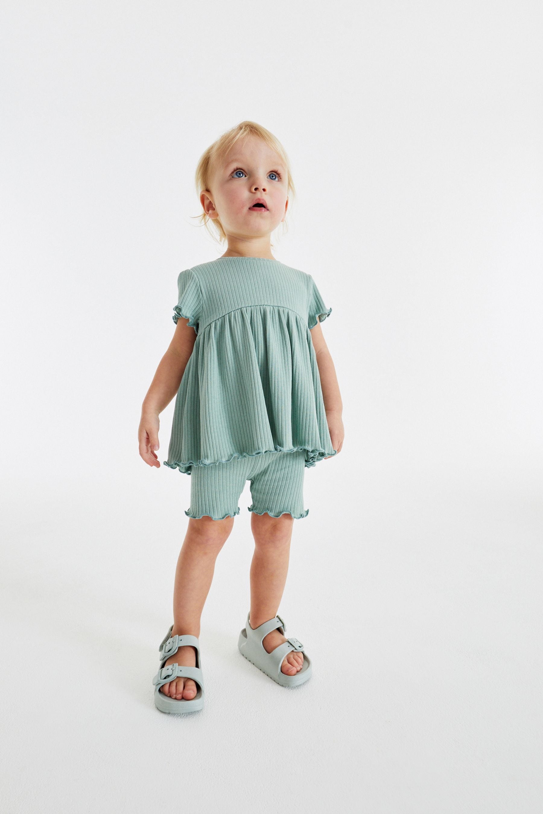 Green Short Sleeve Top And Shorts Set (3mths-7yrs)