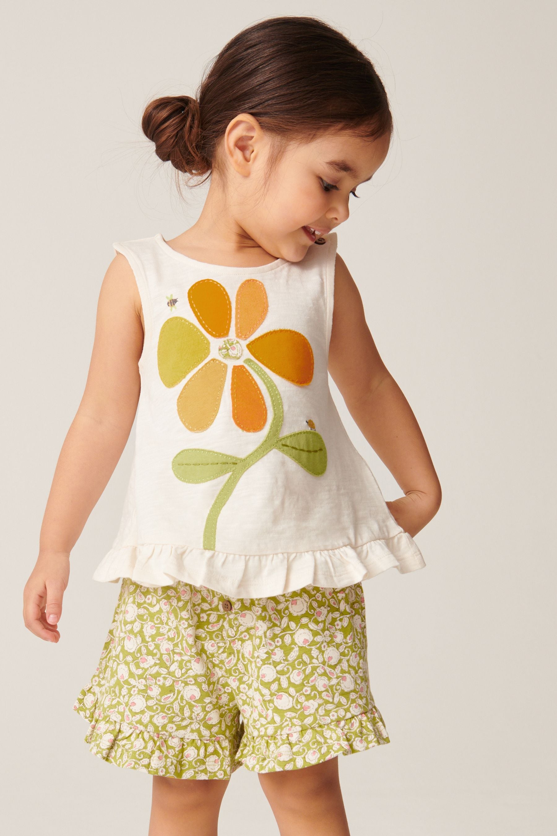 Cream Flower Frill Vest And Shorts Set (3mths-7yrs)