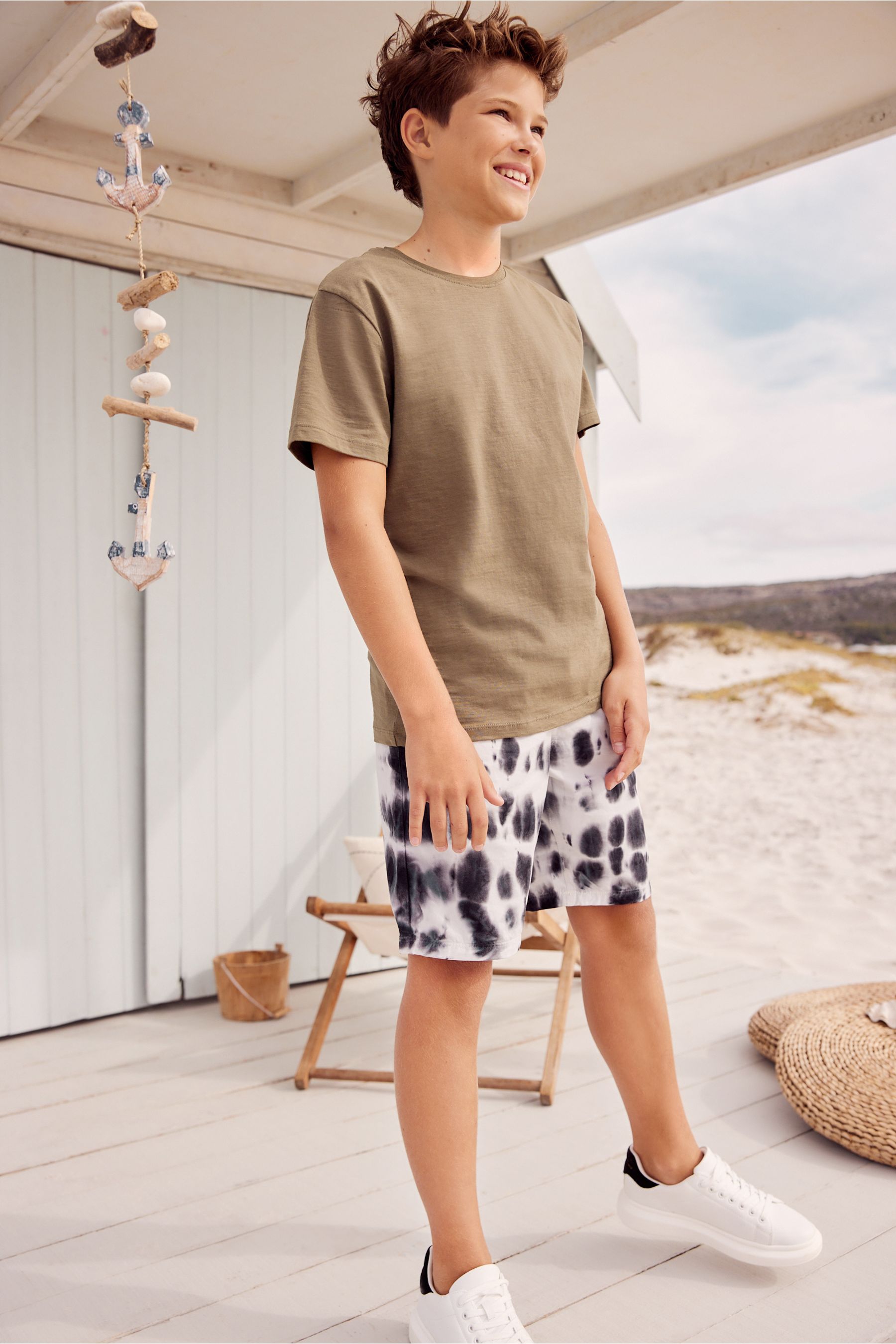 Black/White Regular Fit Pull-On Shorts (3-16yrs)