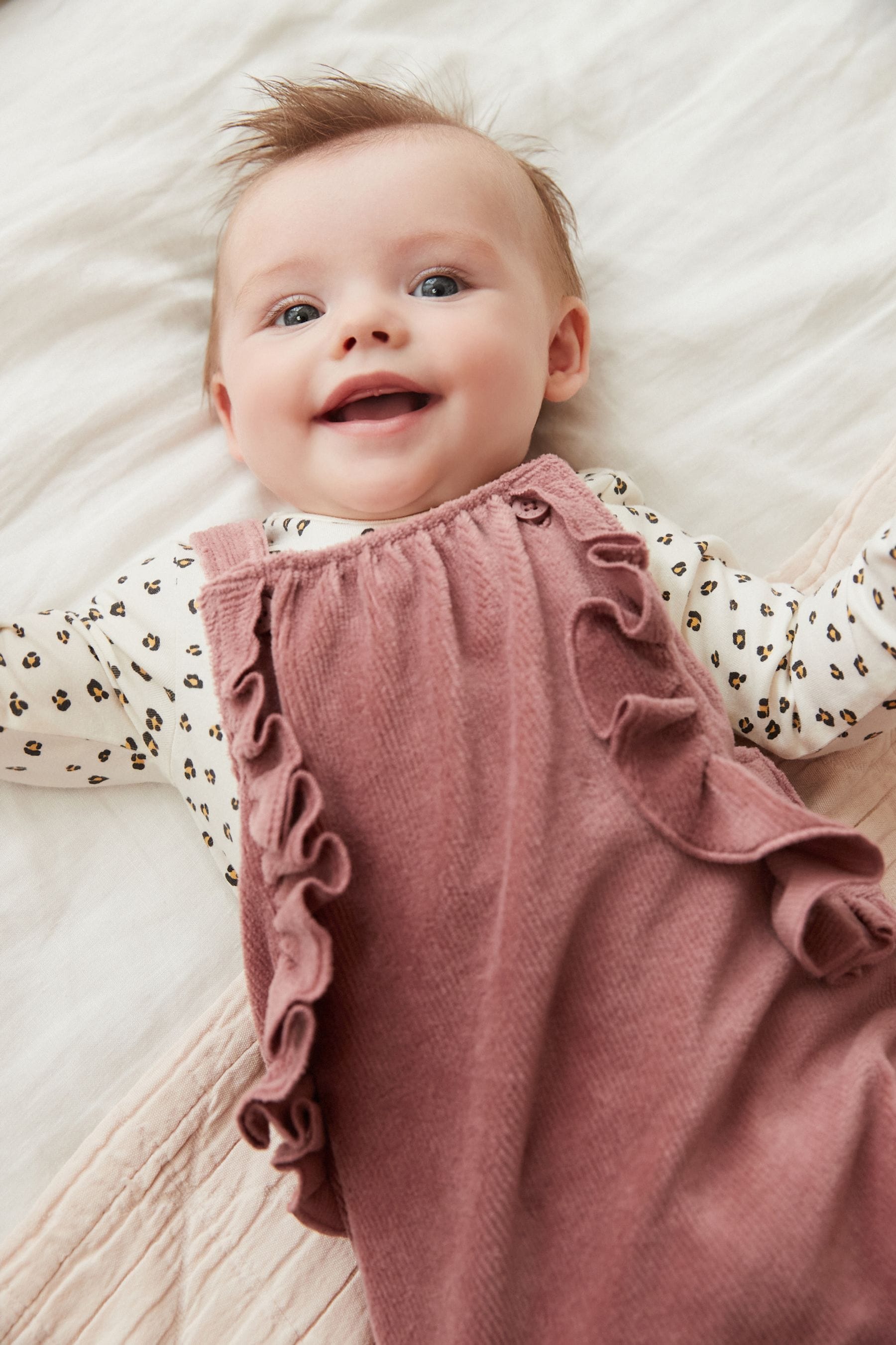 Dark Pink Velour 2 Piece Baby Dungarees And Bodysuit Set (0mths-2yrs)