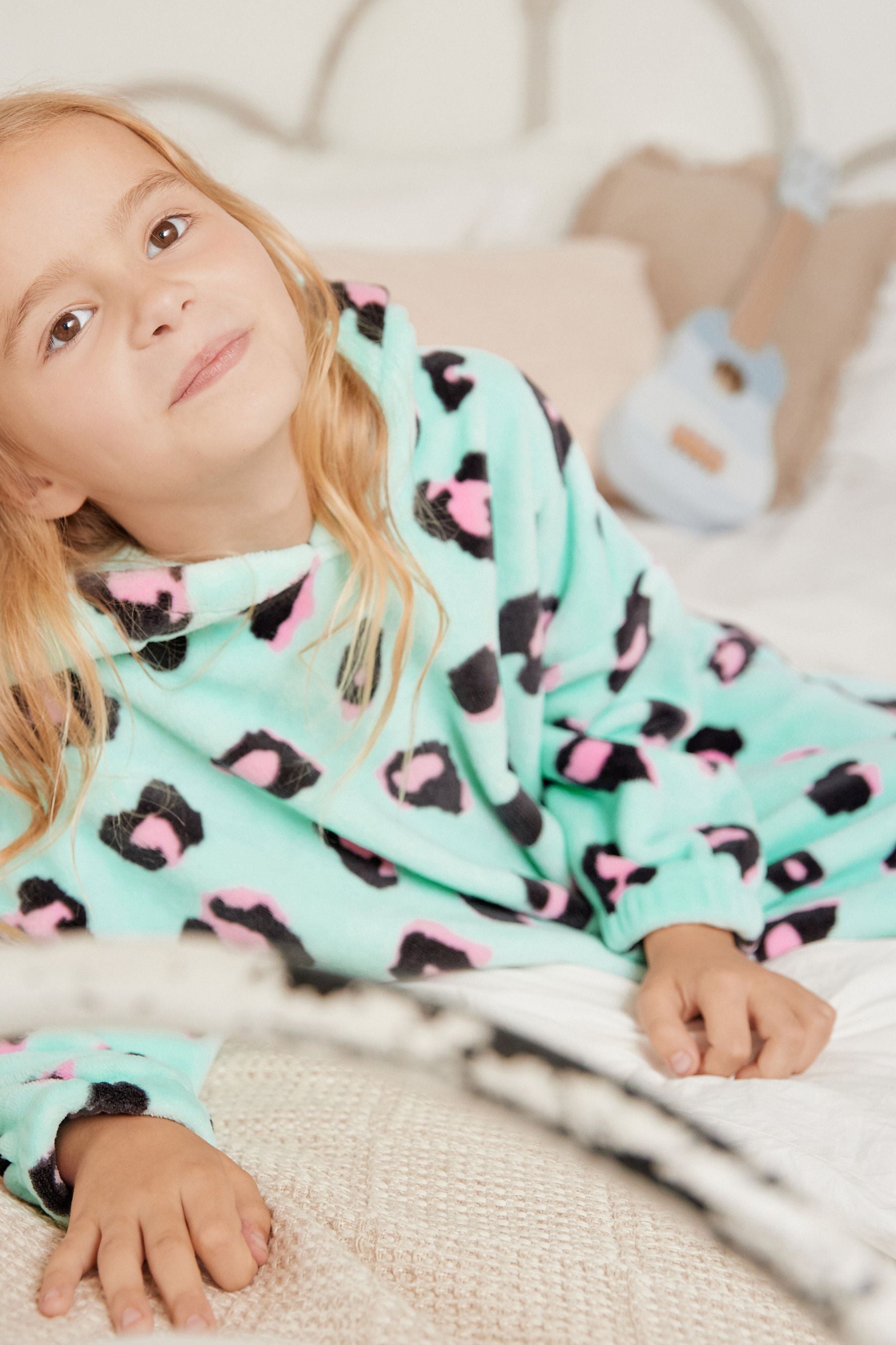 Turquoise Blue Animal Fleece Hooded Blanket (3-16yrs)