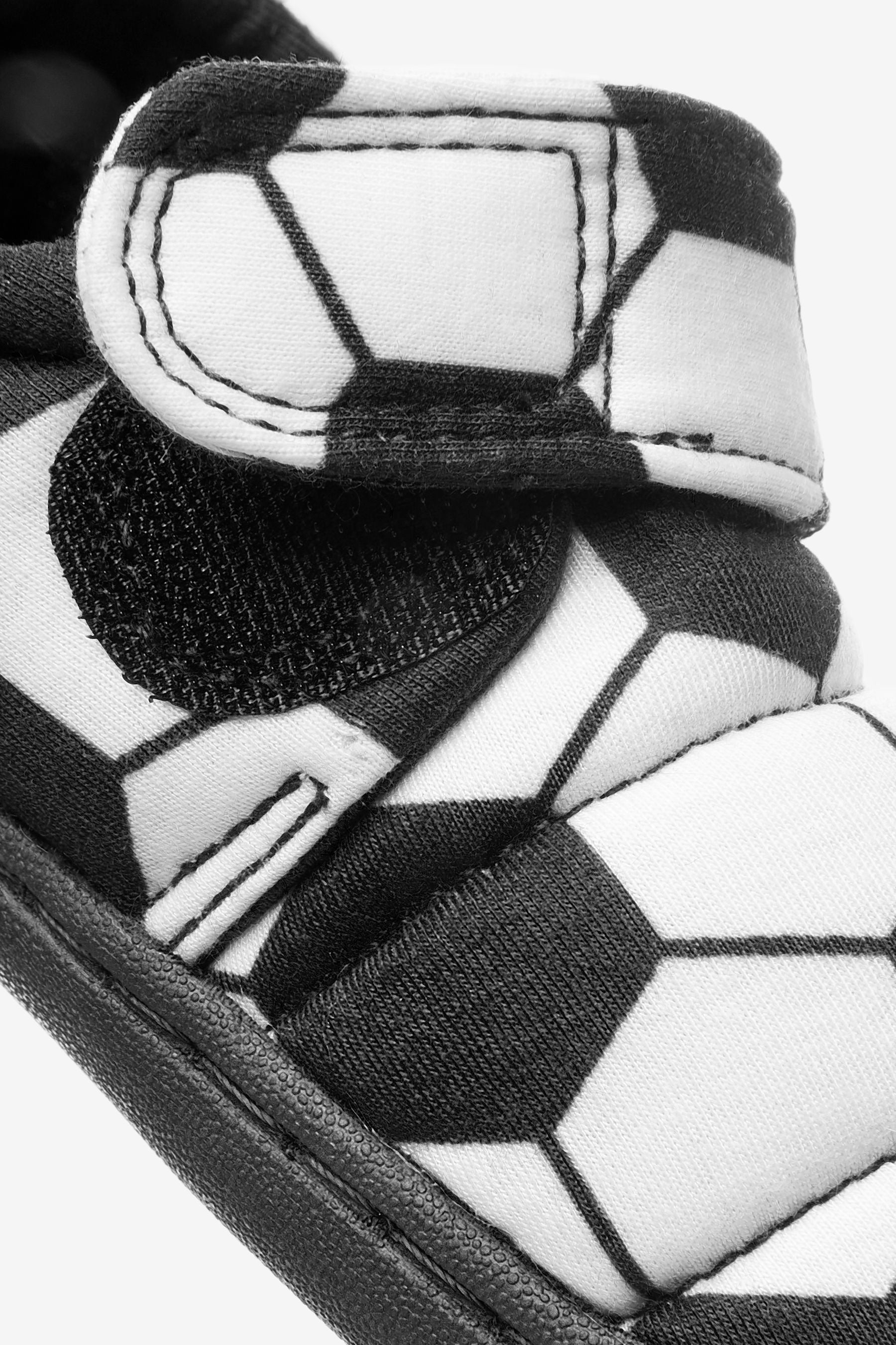 Monochrome Football Touch Fastening Cupsole Slippers