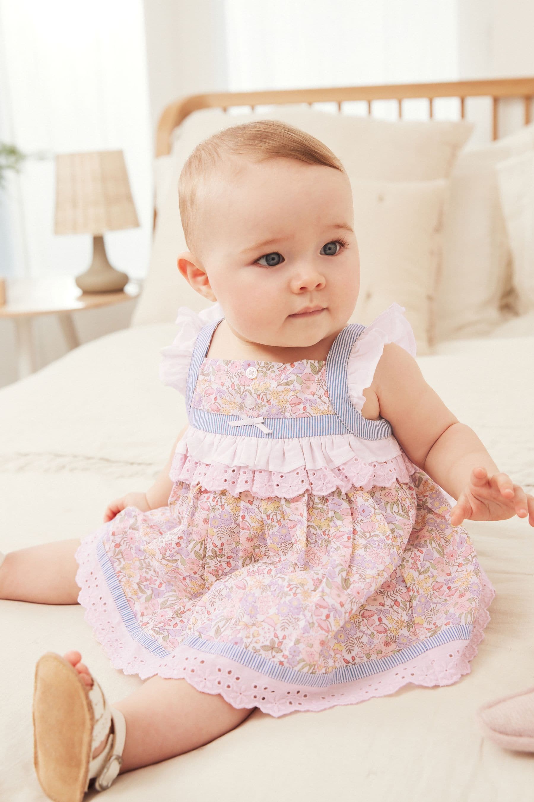 Pale Pink Ditsy Baby 2 Piece Woven Top and Short Set (0mths-2yrs)