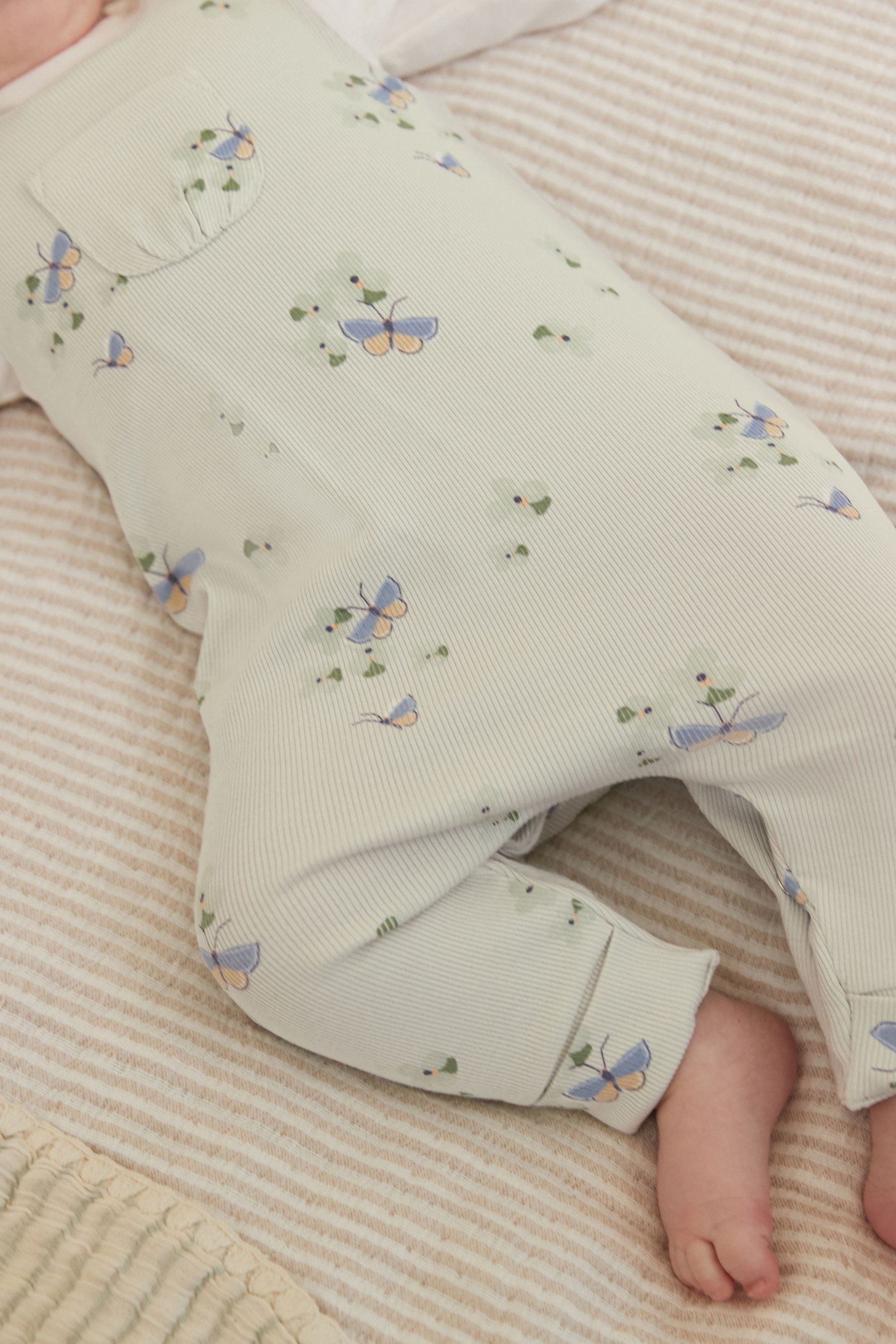 Sage Green Floral Jersey Baby 2 Piece Dungarees And Bodysuit Set (0mths-3yrs)