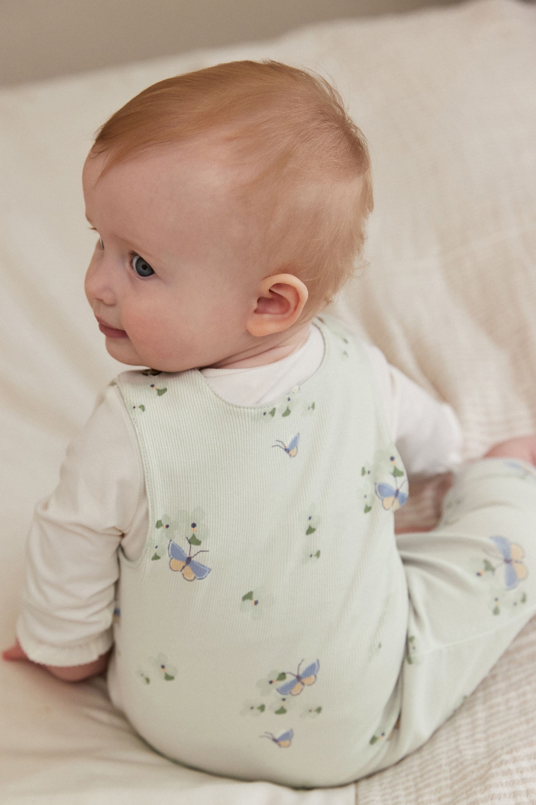 Sage Green Floral Jersey Baby 2 Piece Dungarees And Bodysuit Set (0mths-3yrs)