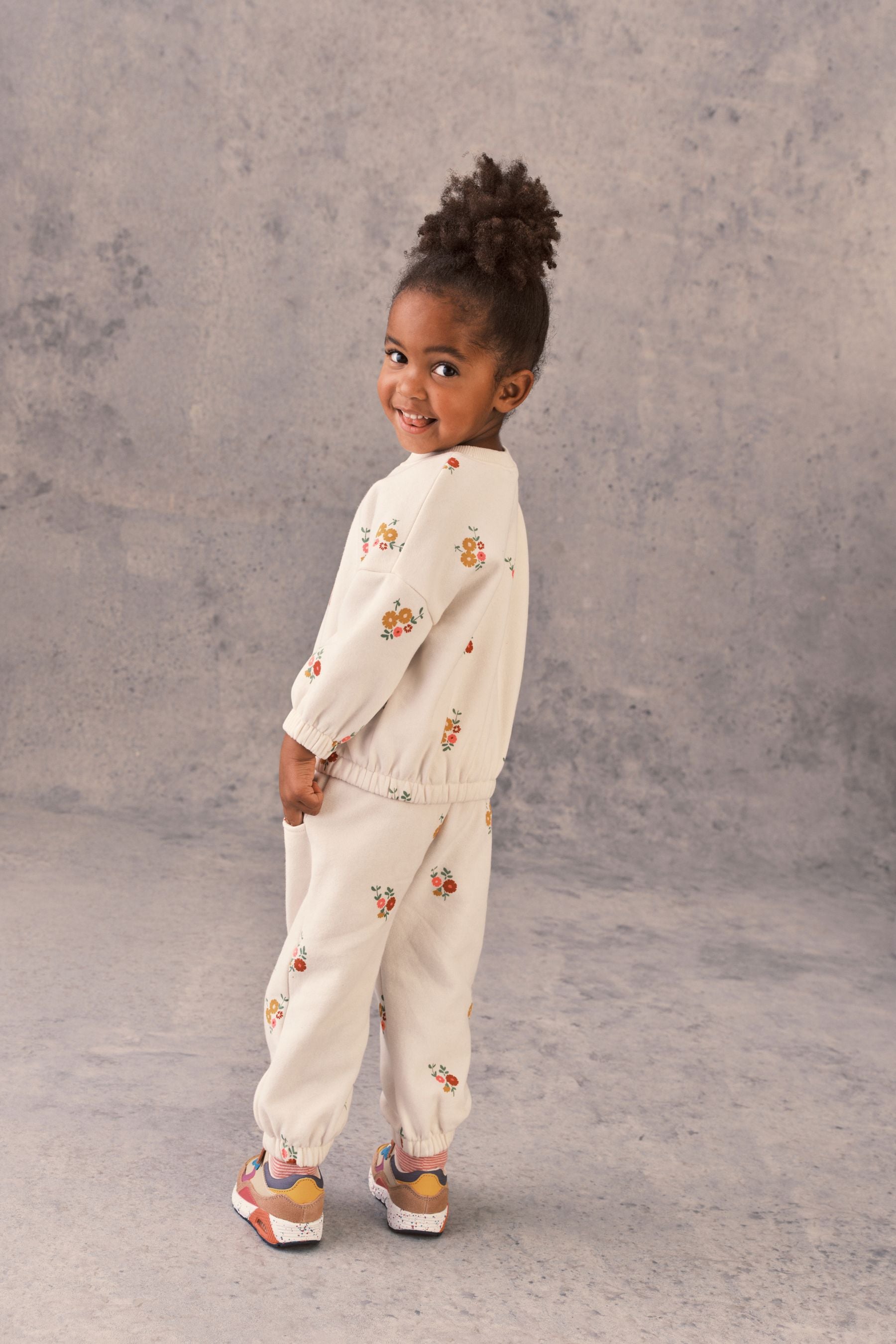 Cream Floral Top And Joggers Set (3mths-7yrs)