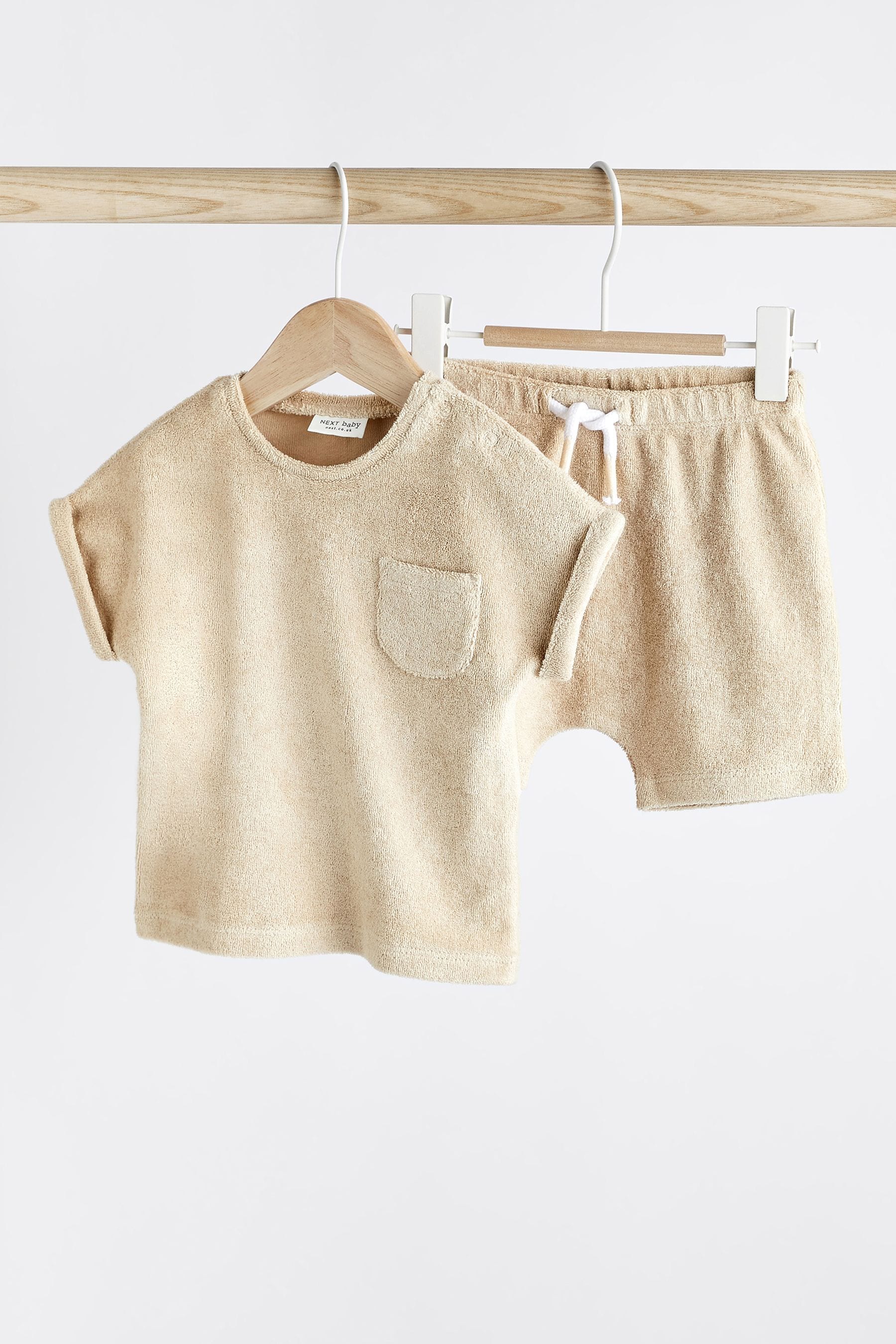 Neutral 2 Piece Baby Towelling T-Shirt And Shorts Set (0mths-2yrs)