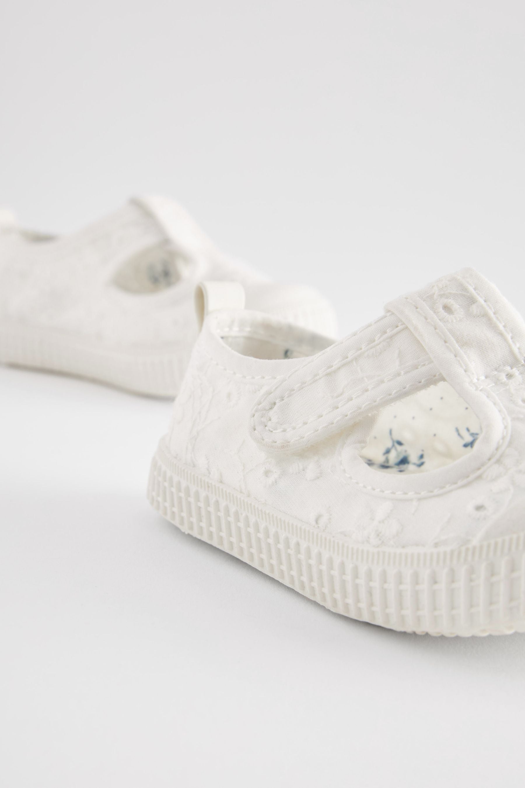 White Broderie First Walker Shoes