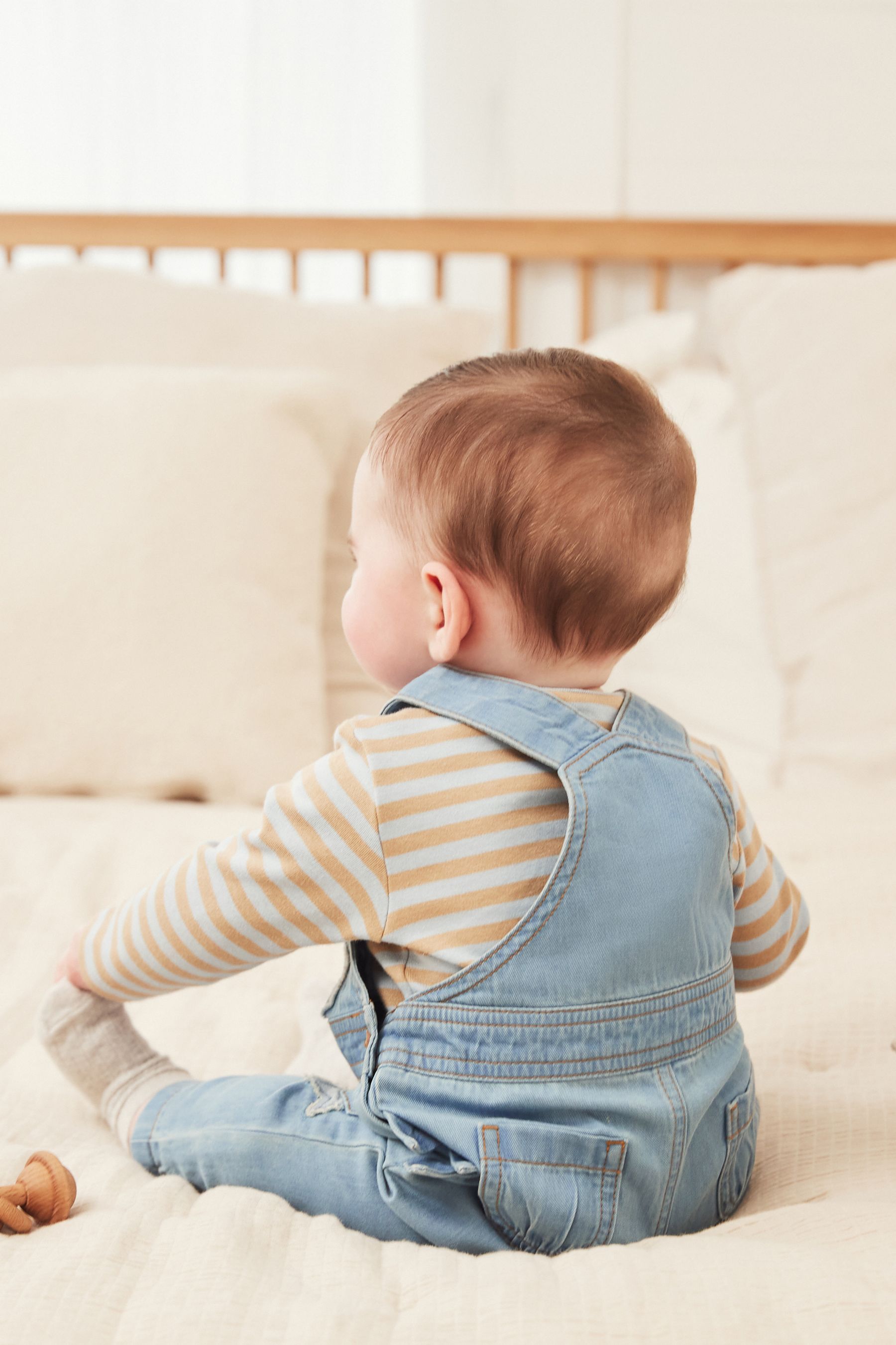 Blue Dinosaur 2 Piece Baby Denim Dungarees And Bodysuit Set (0mths-3yrs)