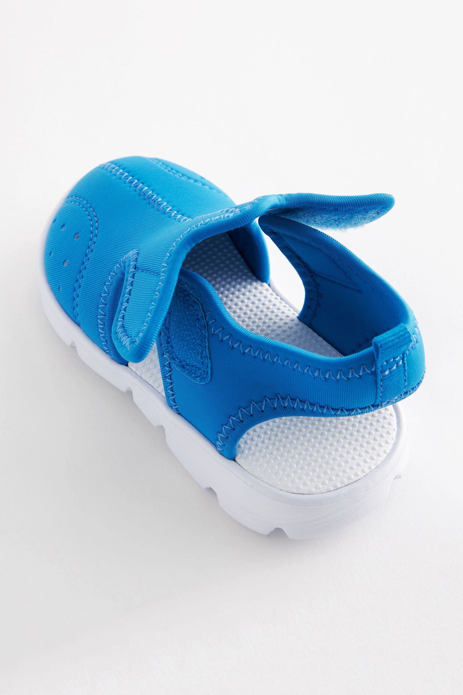 Turquoise Blue/White Sporty Beach Socks