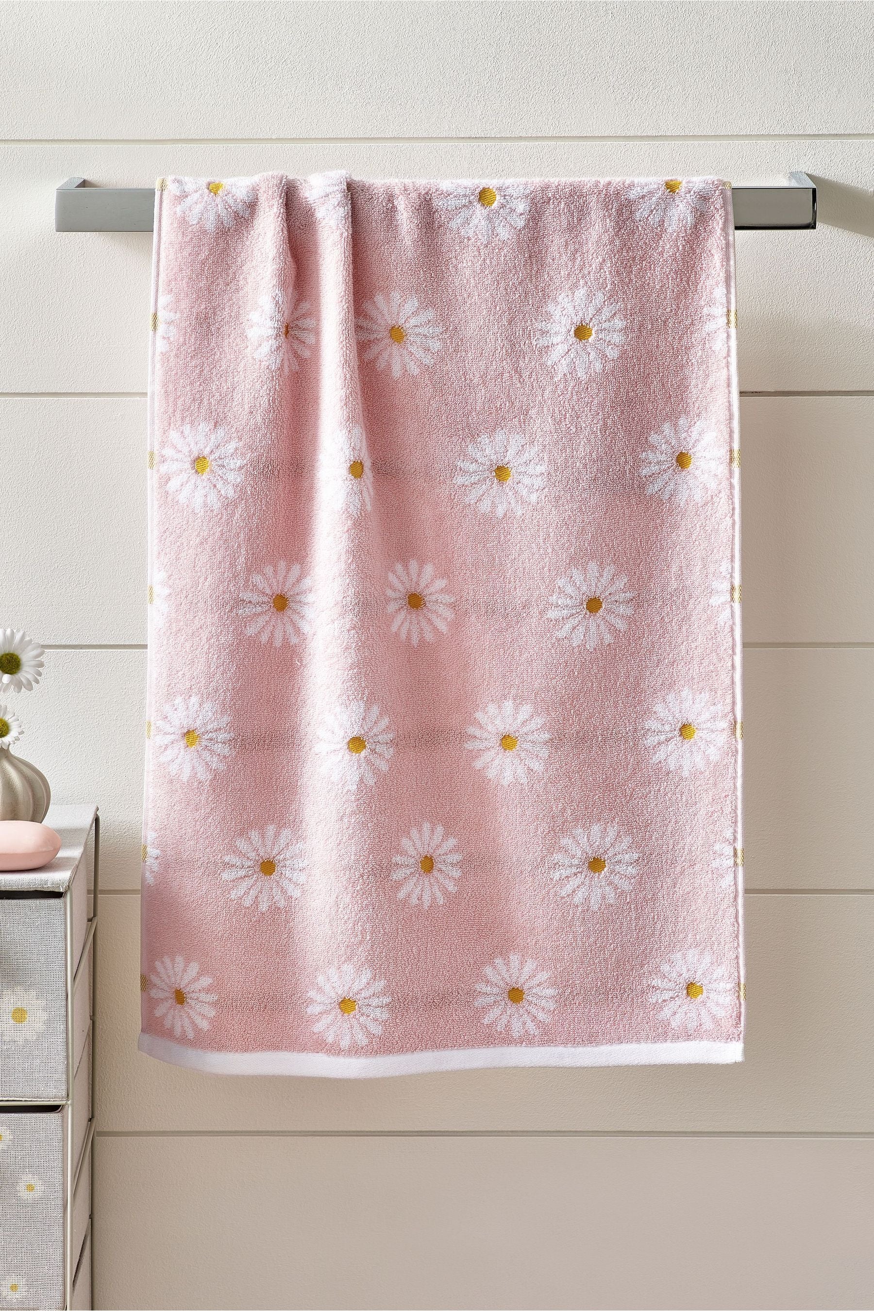 Pink Daisy 100% Cotton Towel