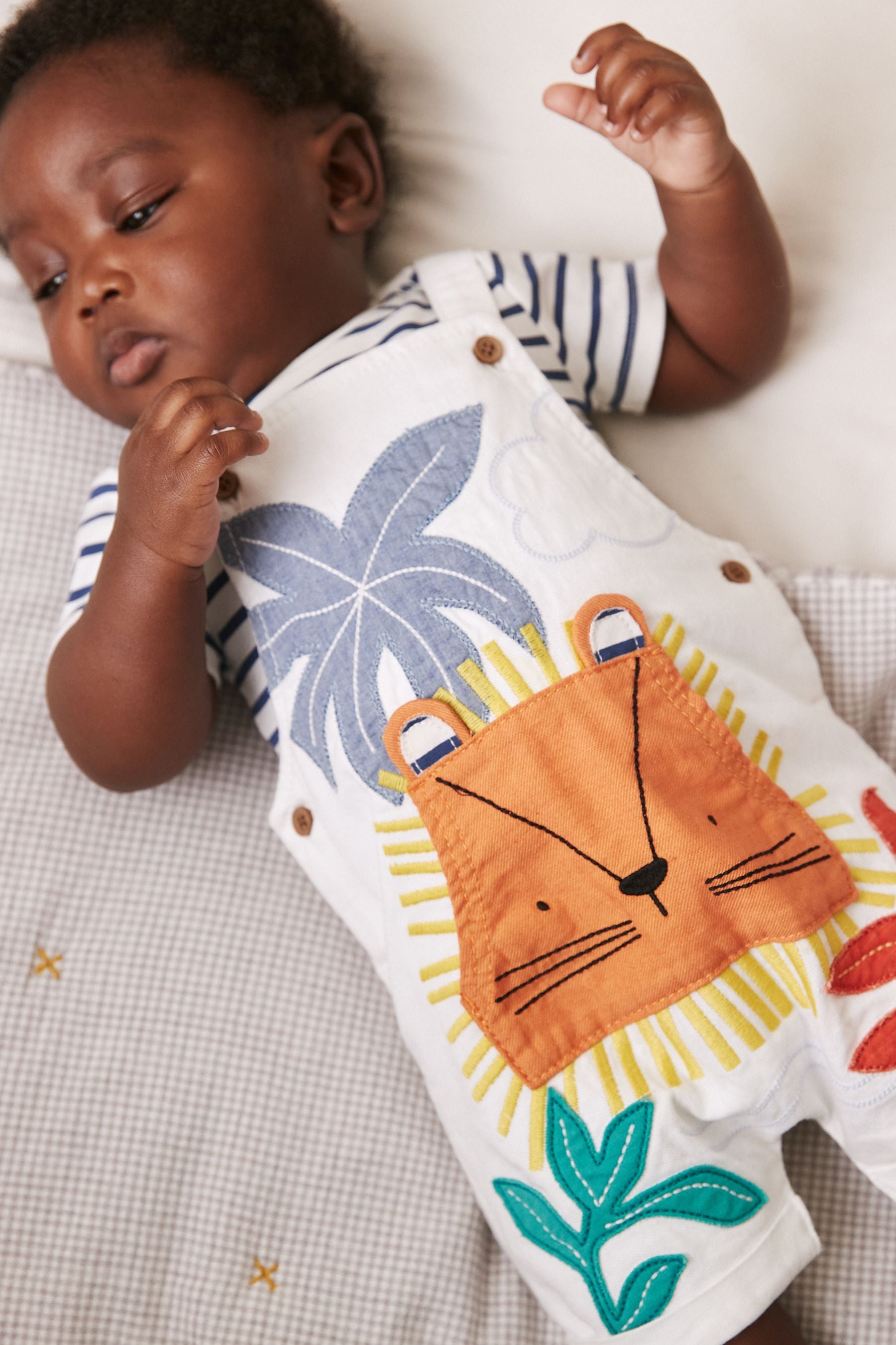 Cream Lion Demin Baby Dungaree and Bodysuit (0mths-2yrs)