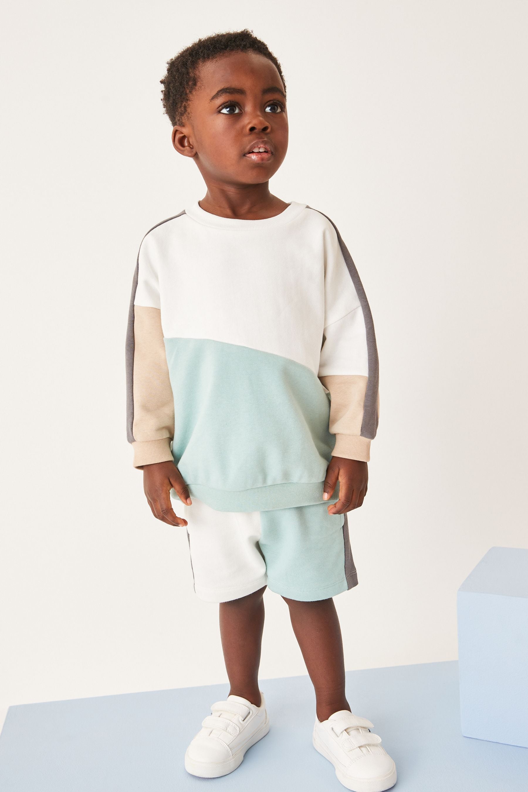 Mineral green/White Colourblock Sweatshirt And Shorts Set (3mths-7yrs)