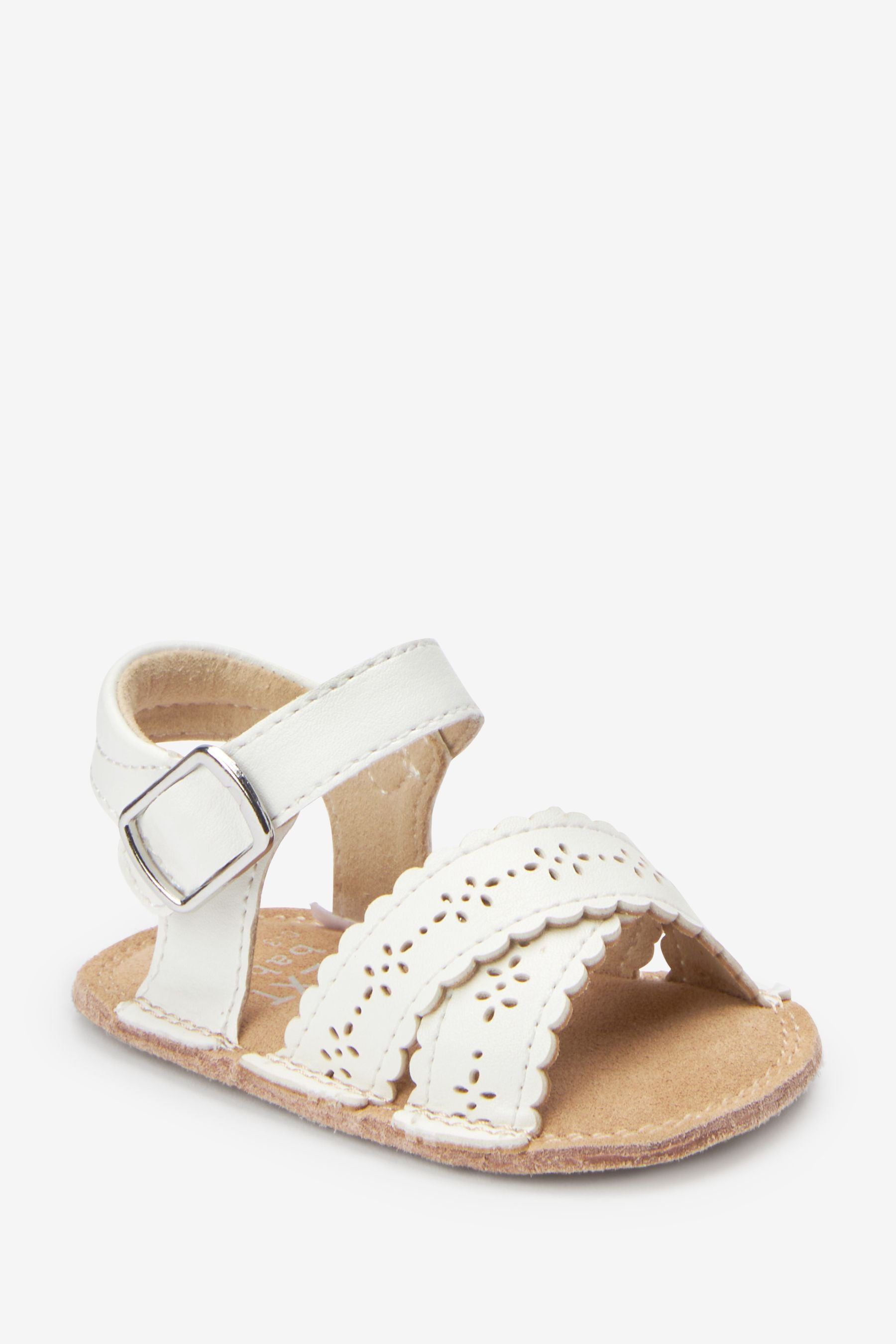 White Scallop Baby Sandals (0-18mths)