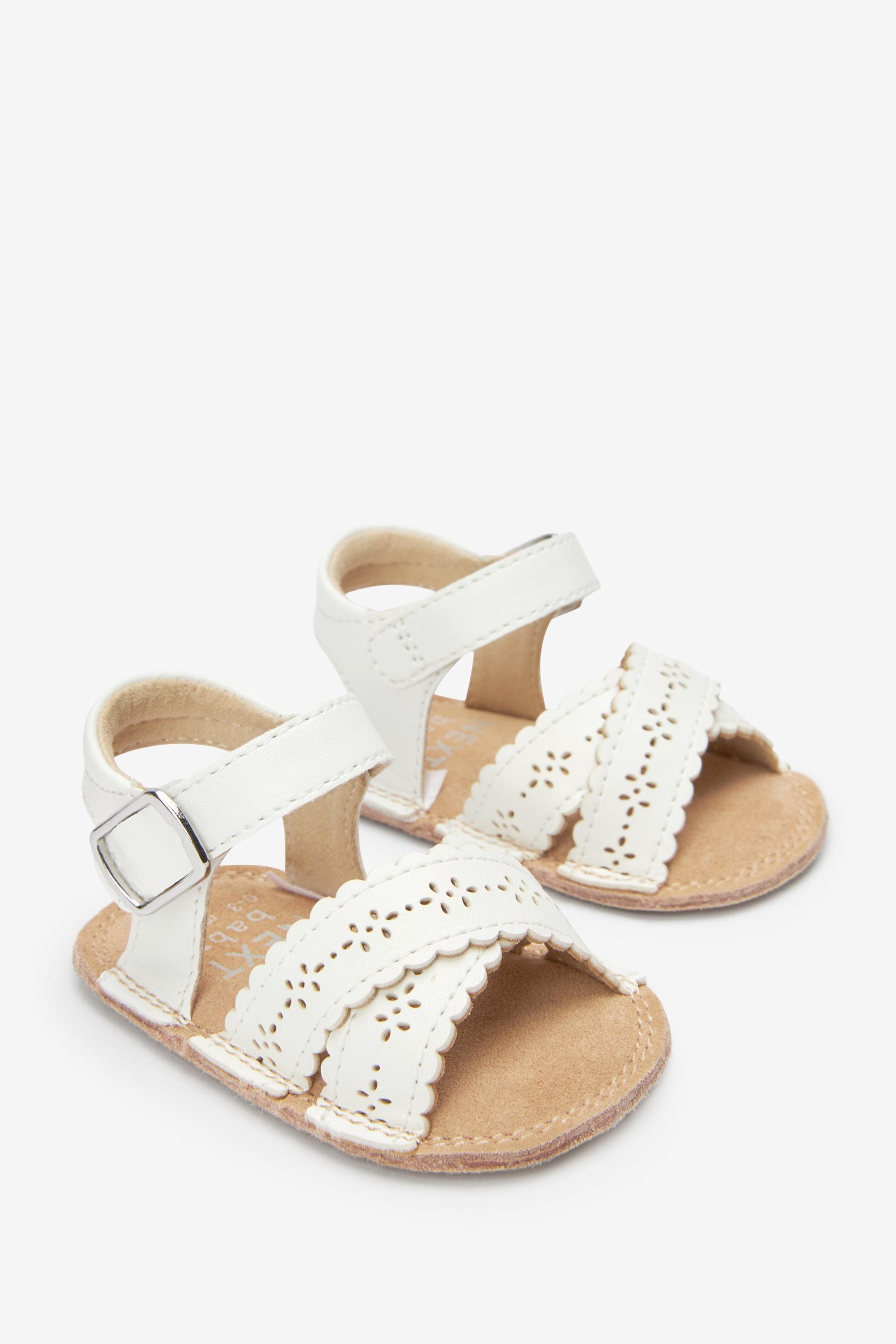 White Scallop Baby Sandals (0-18mths)