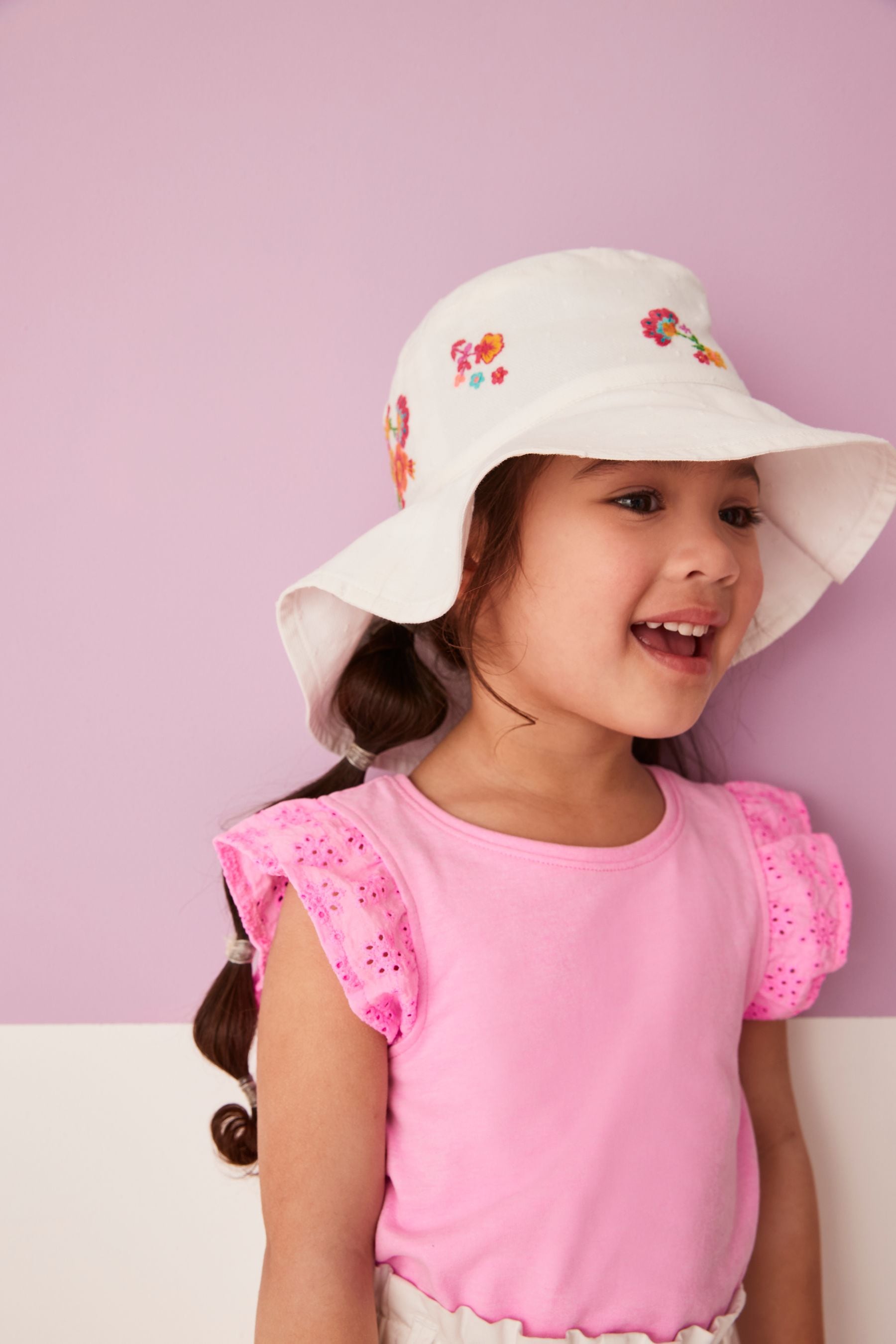 White Embroidered Floral Low Back Bucket Hat (3mths-10yrs)