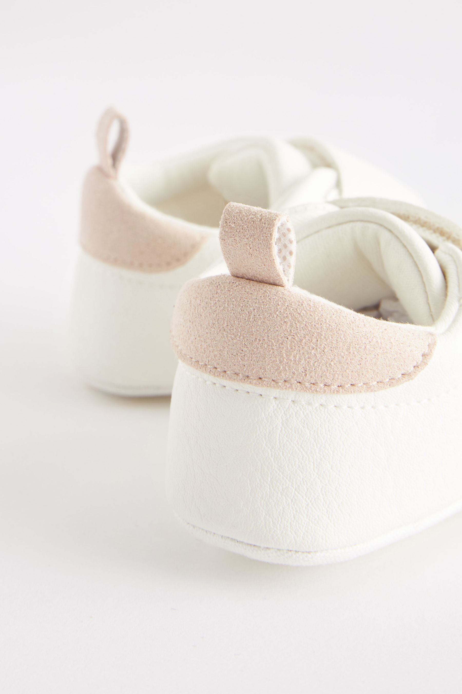 White Baby Trainers (0-18mths)